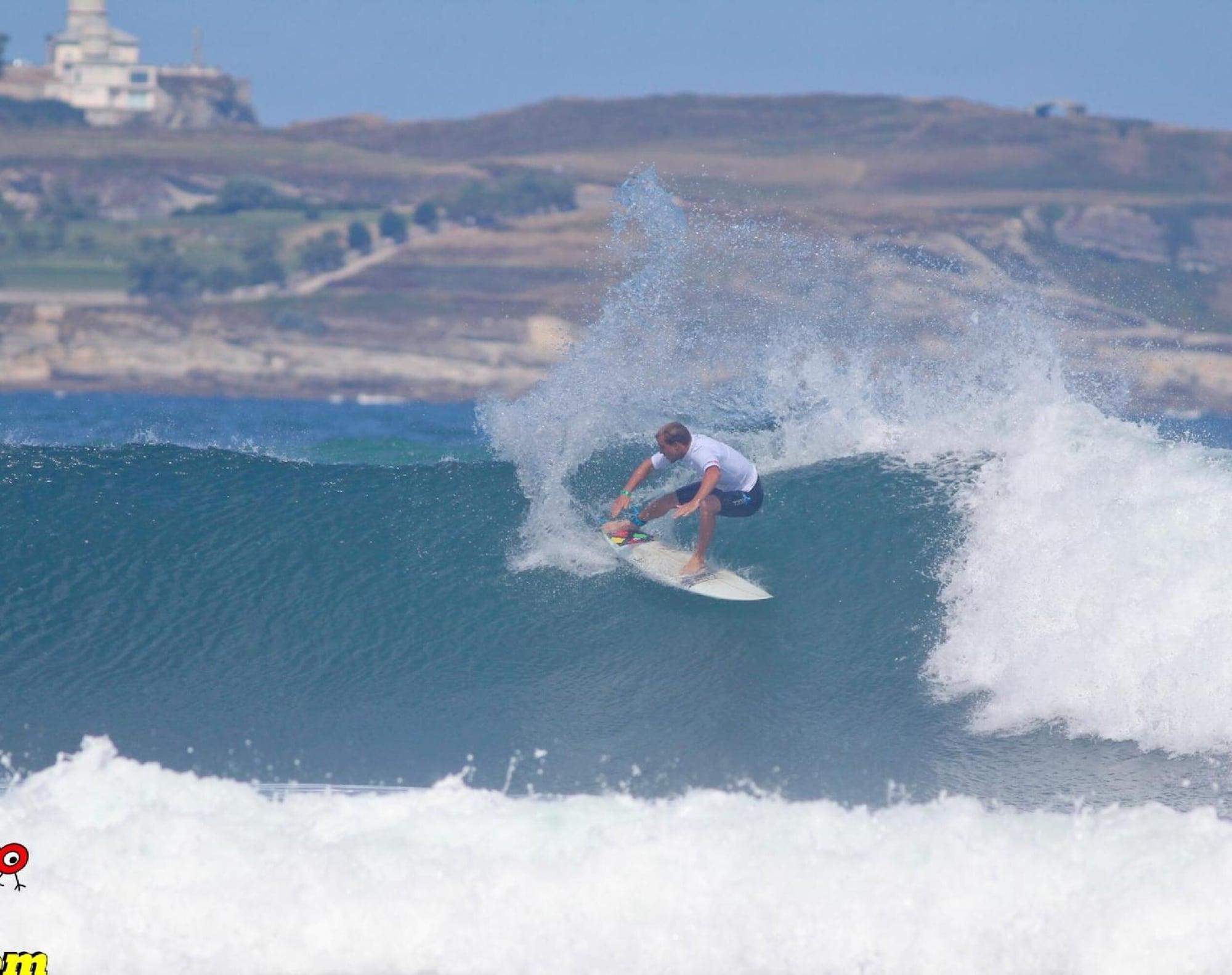 Gimnasio SURFtoLIVE House - Hostel