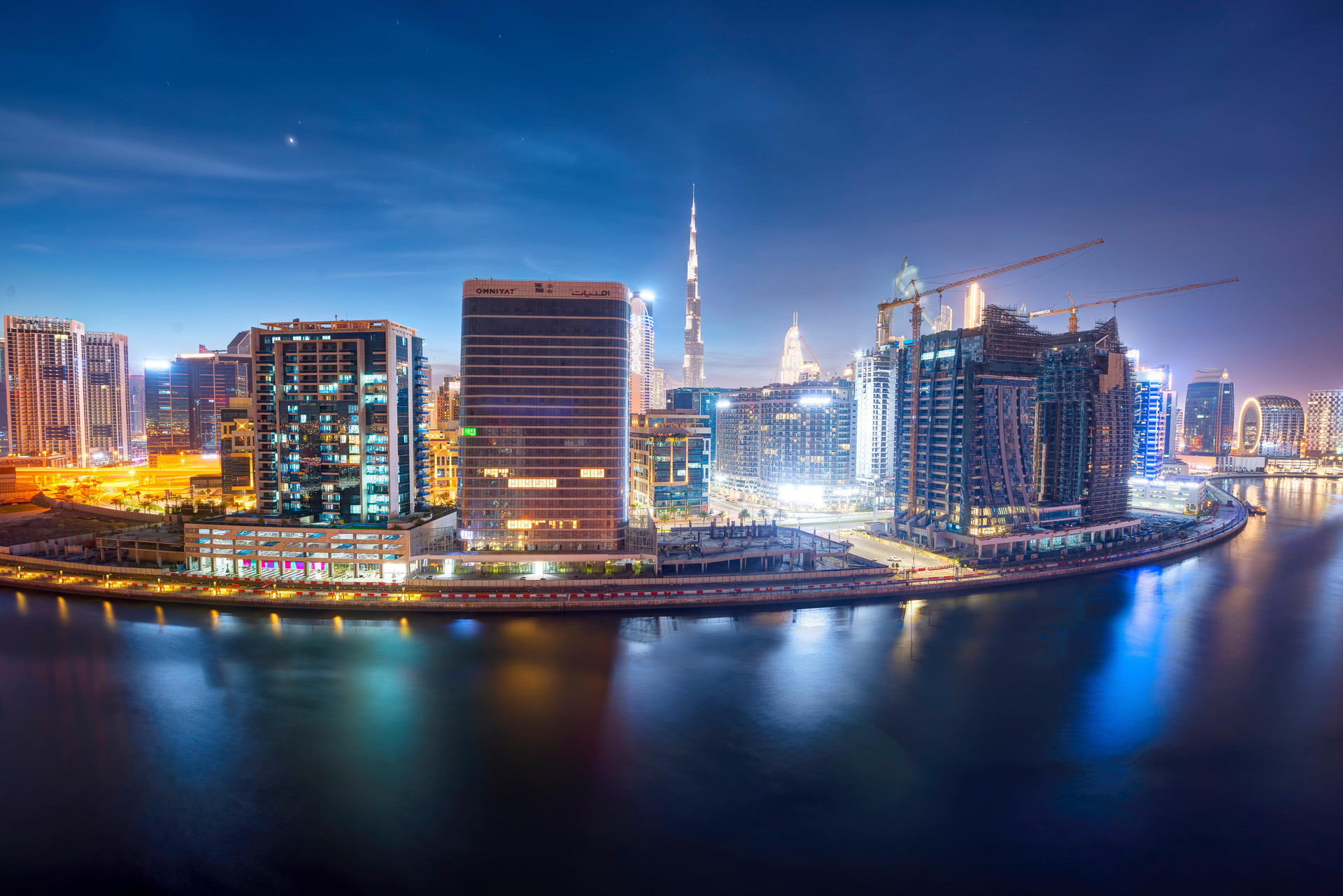 Vista Exterior Royal Continental Suites