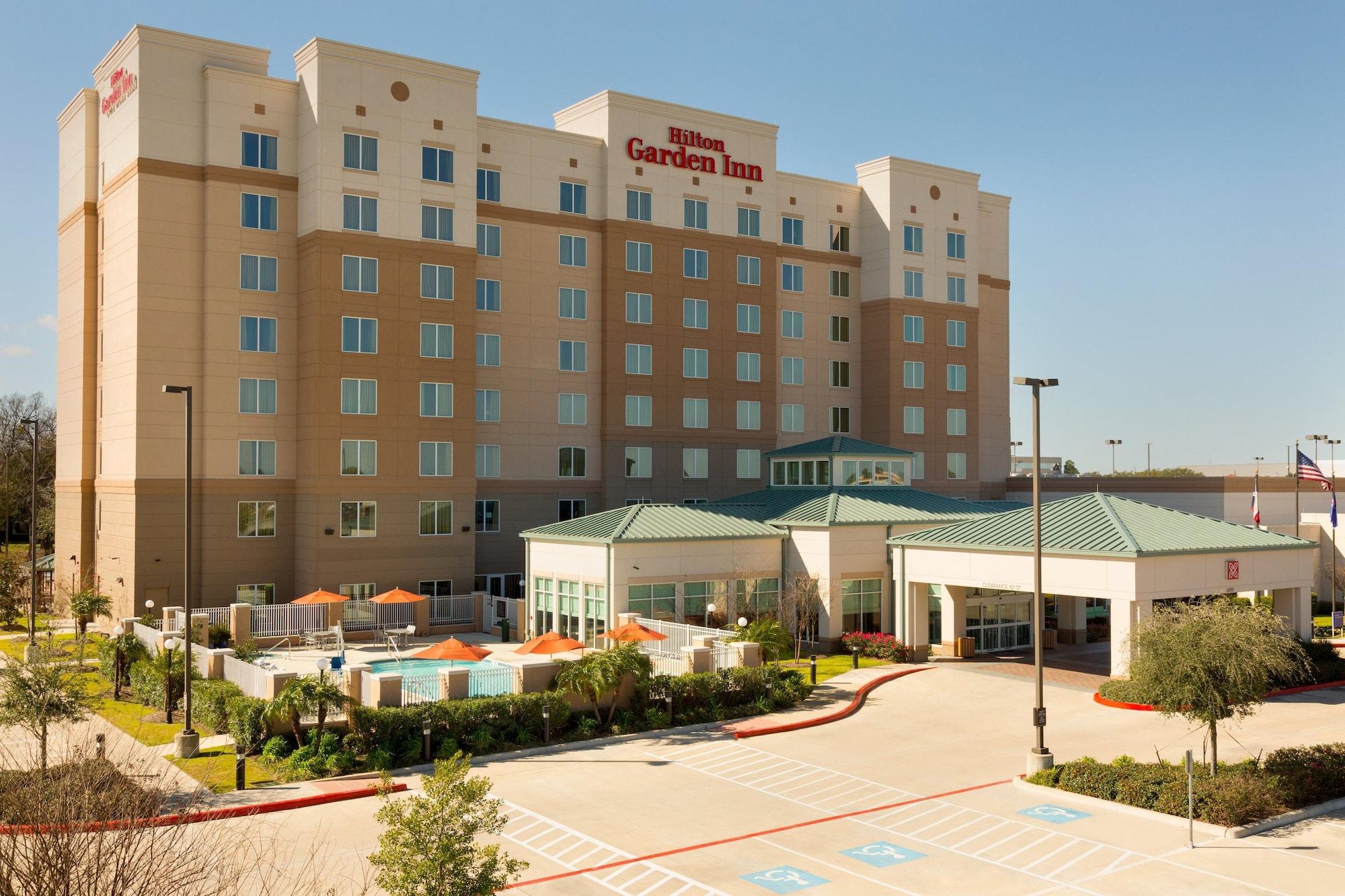 Vista Exterior Hilton Garden Inn Houston NW America Plaza