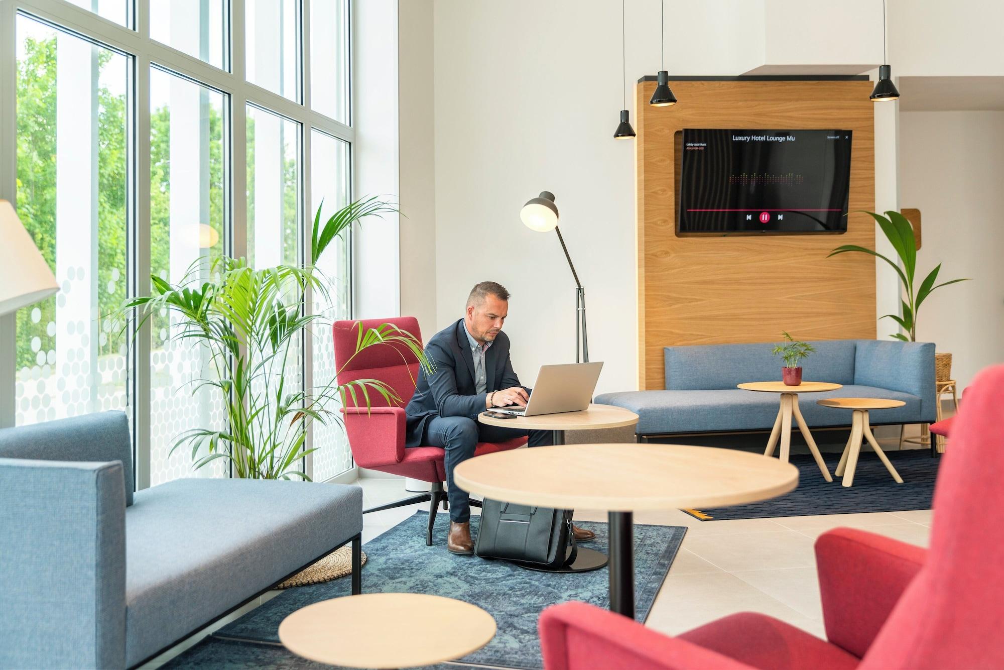 Vista Exterior Holiday Inn Express and Suites Reims Rives De Vesle by IHG