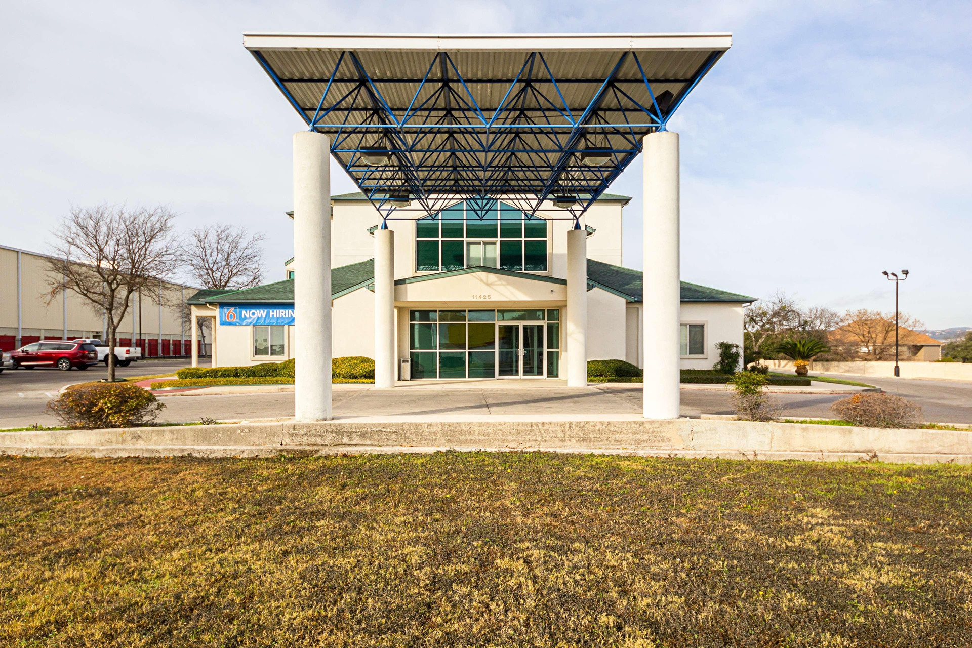 Vista Exterior Motel 6 San Antonio, TX - Sea World North