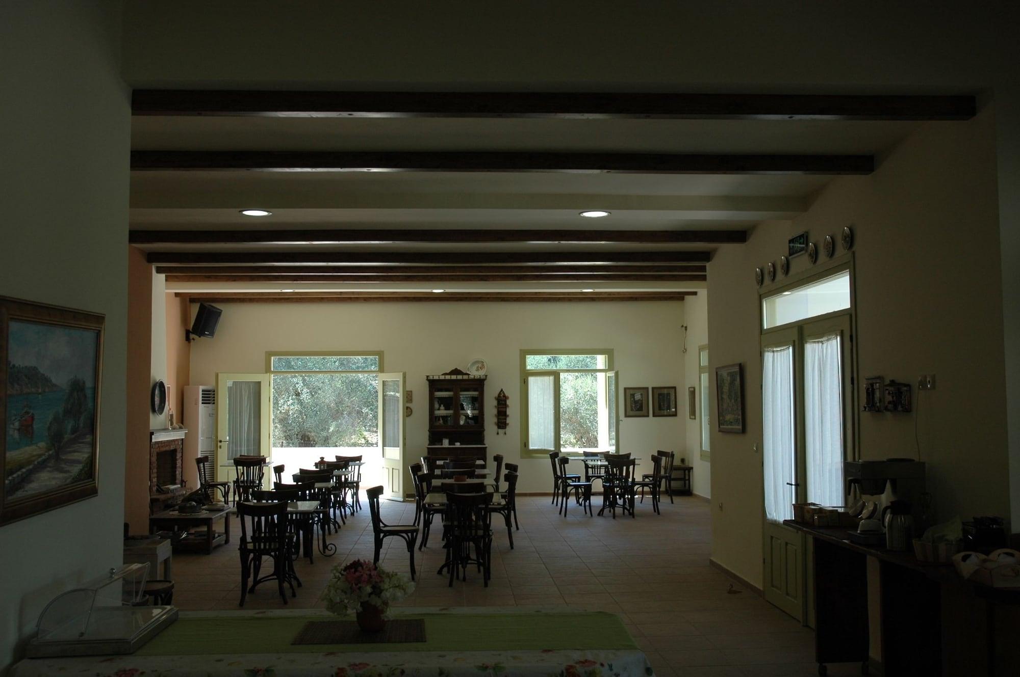 Vista Lobby Gera's Olive Grove