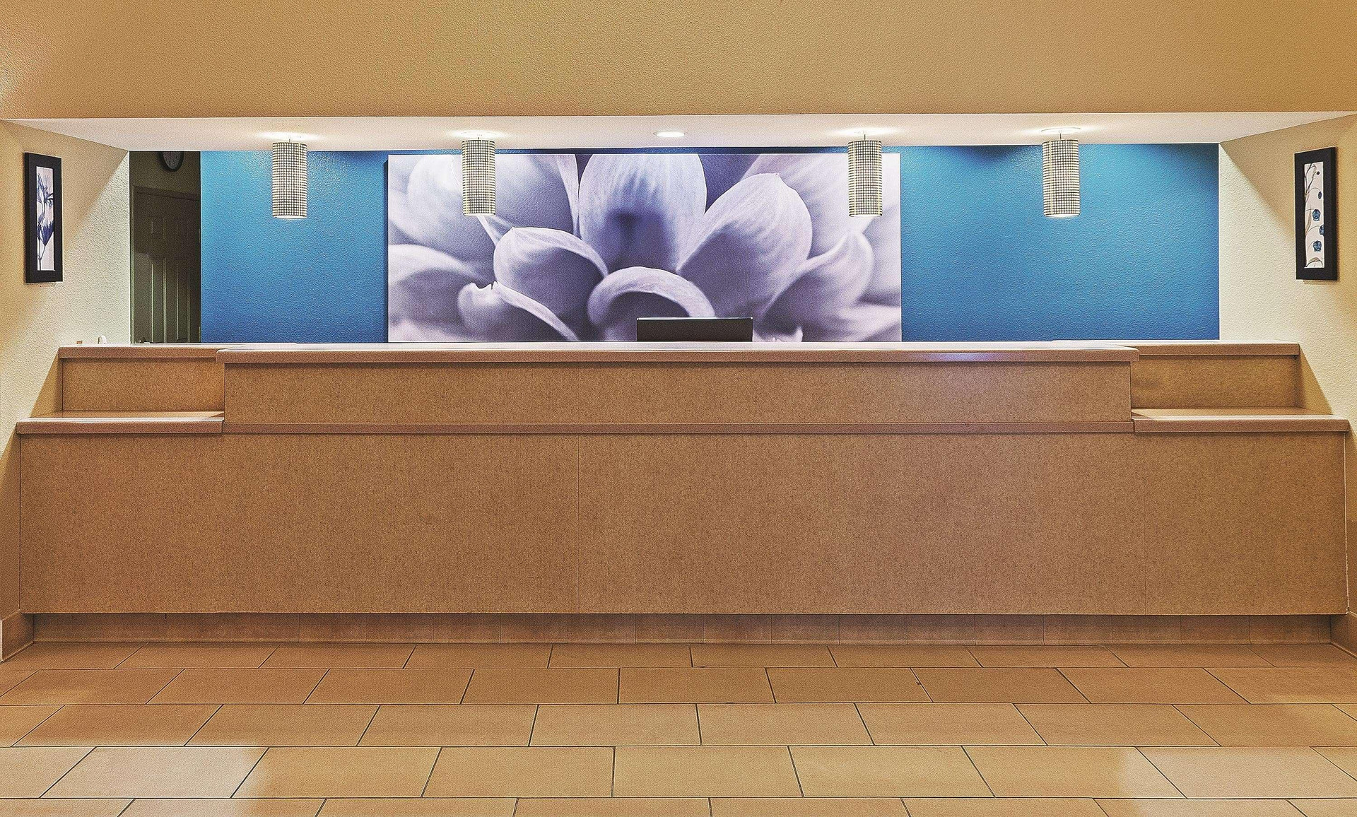 Vista Lobby La Quinta Inn & Suites by Wyndham Corpus Christi Northwest