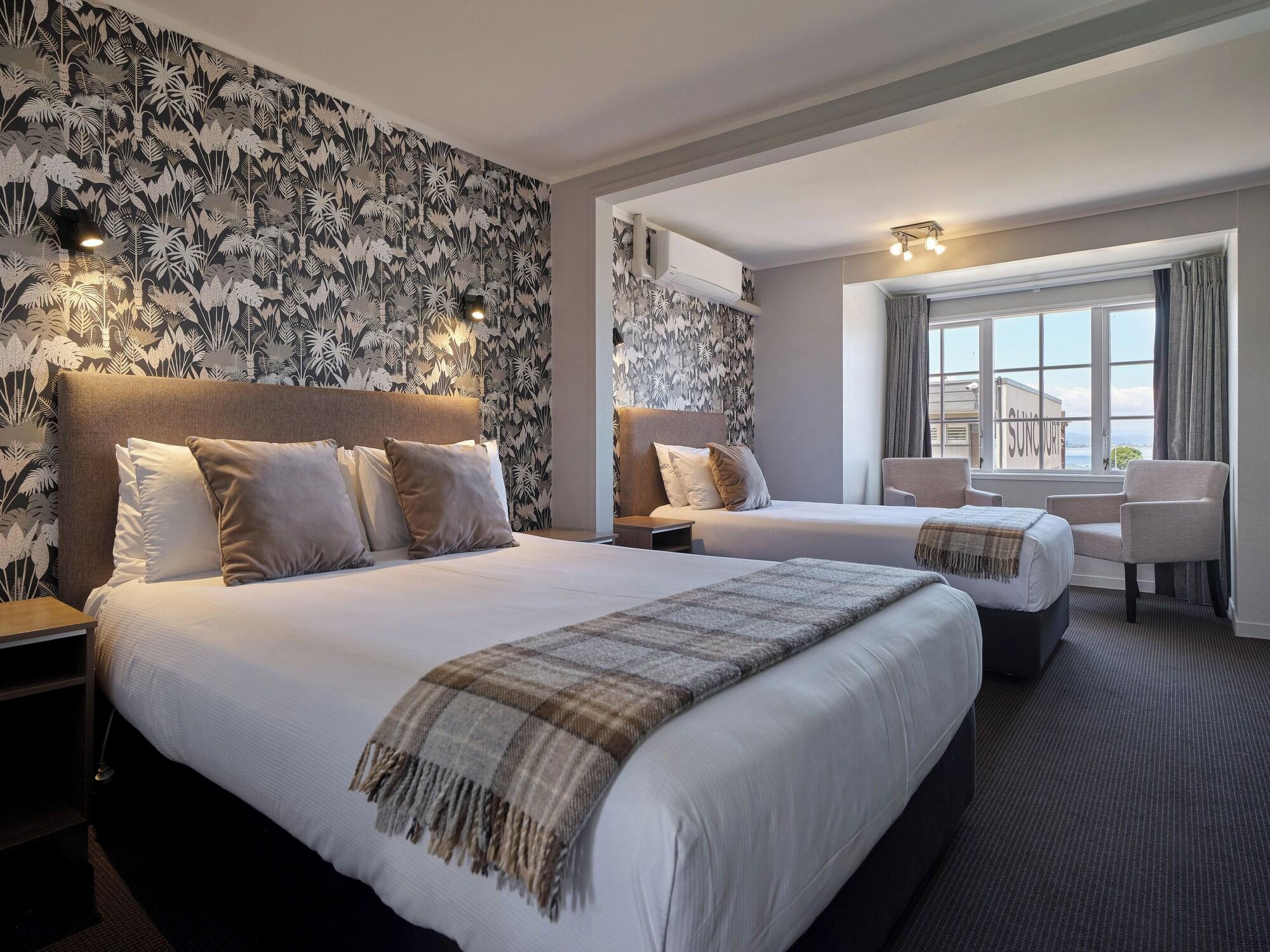 Habitación Suncourt Hotel & Conference Centre