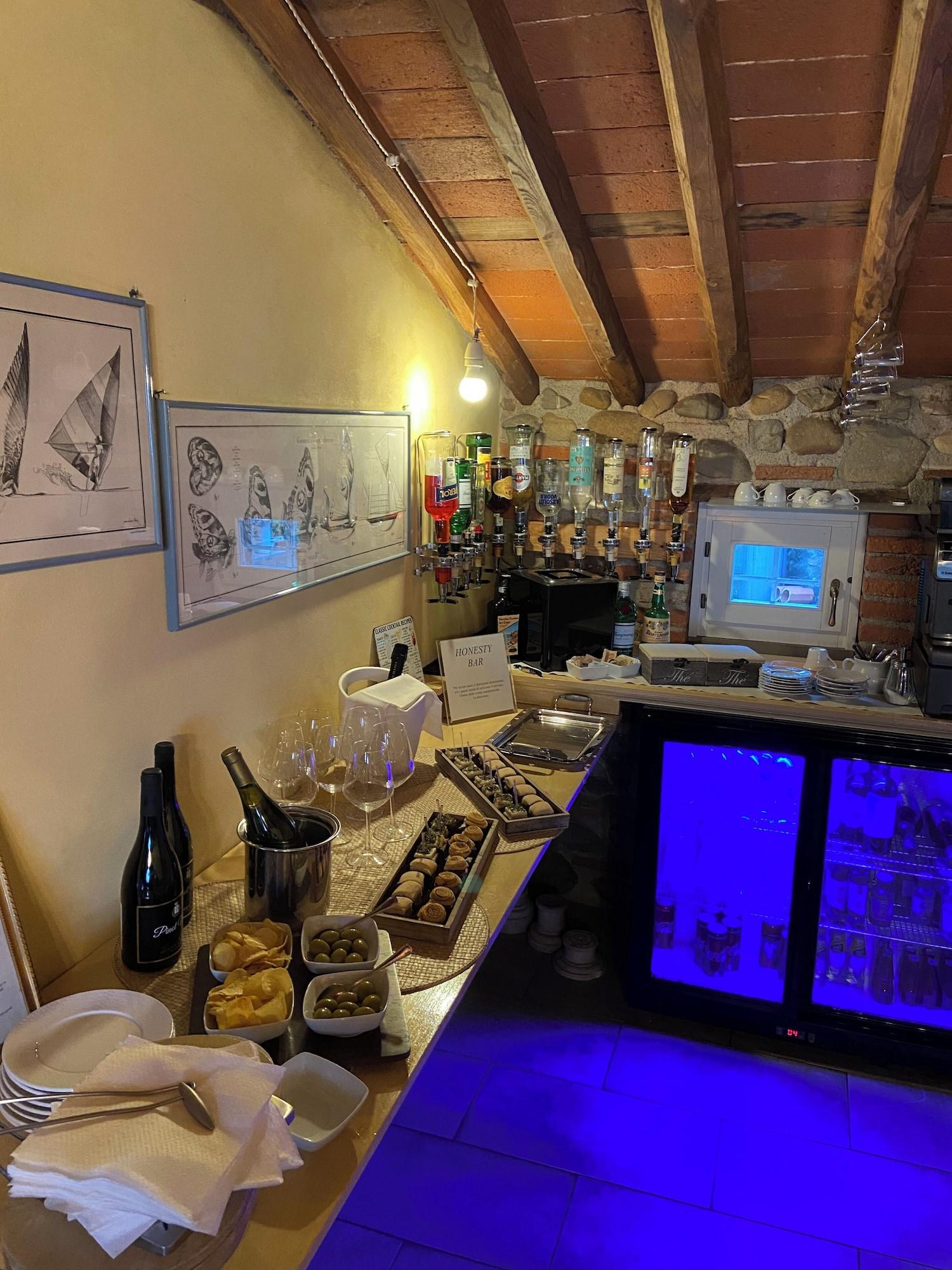 Bar/Salón Relais del Lago