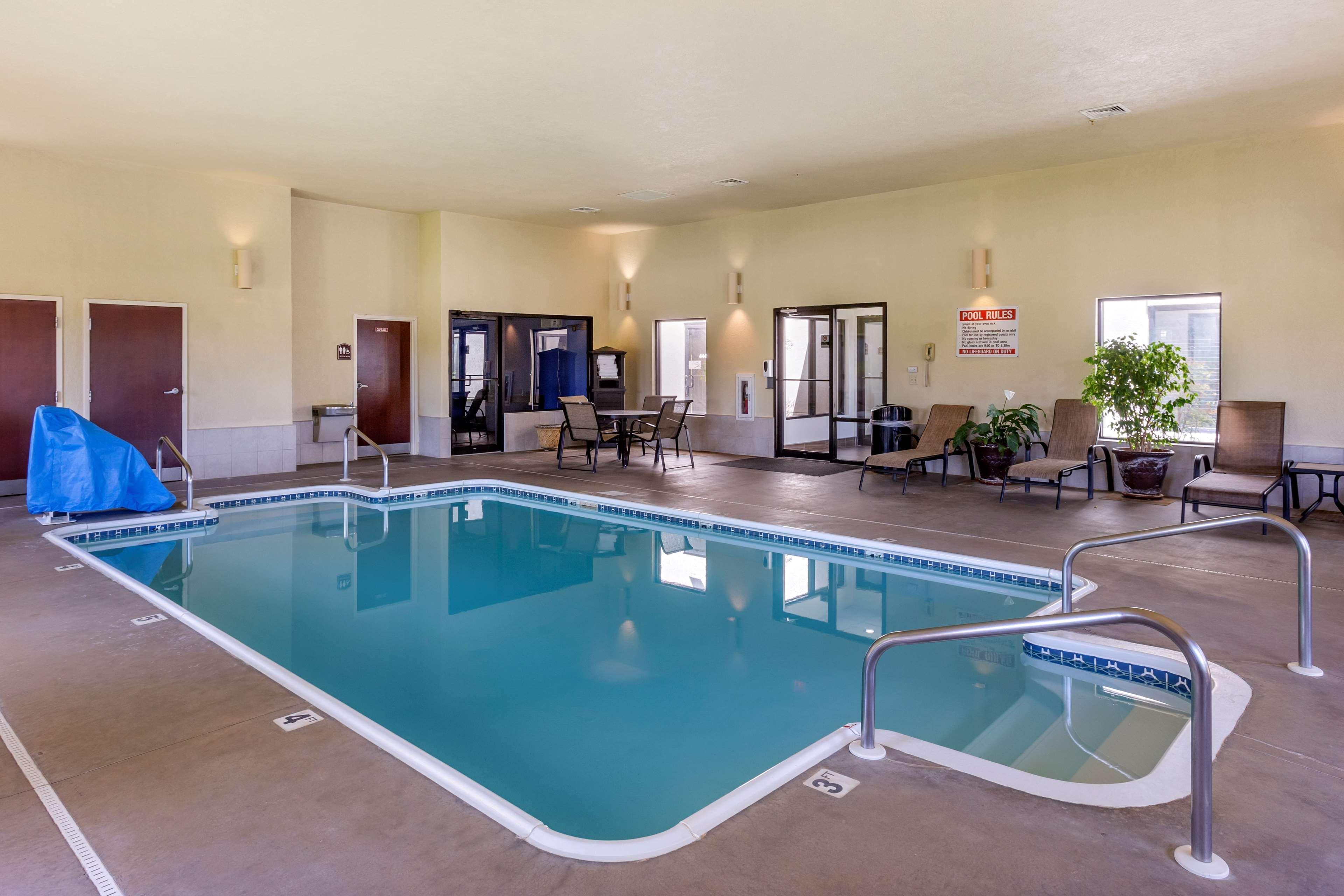 Vista Piscina Best Western Plus Springfield Airport Inn