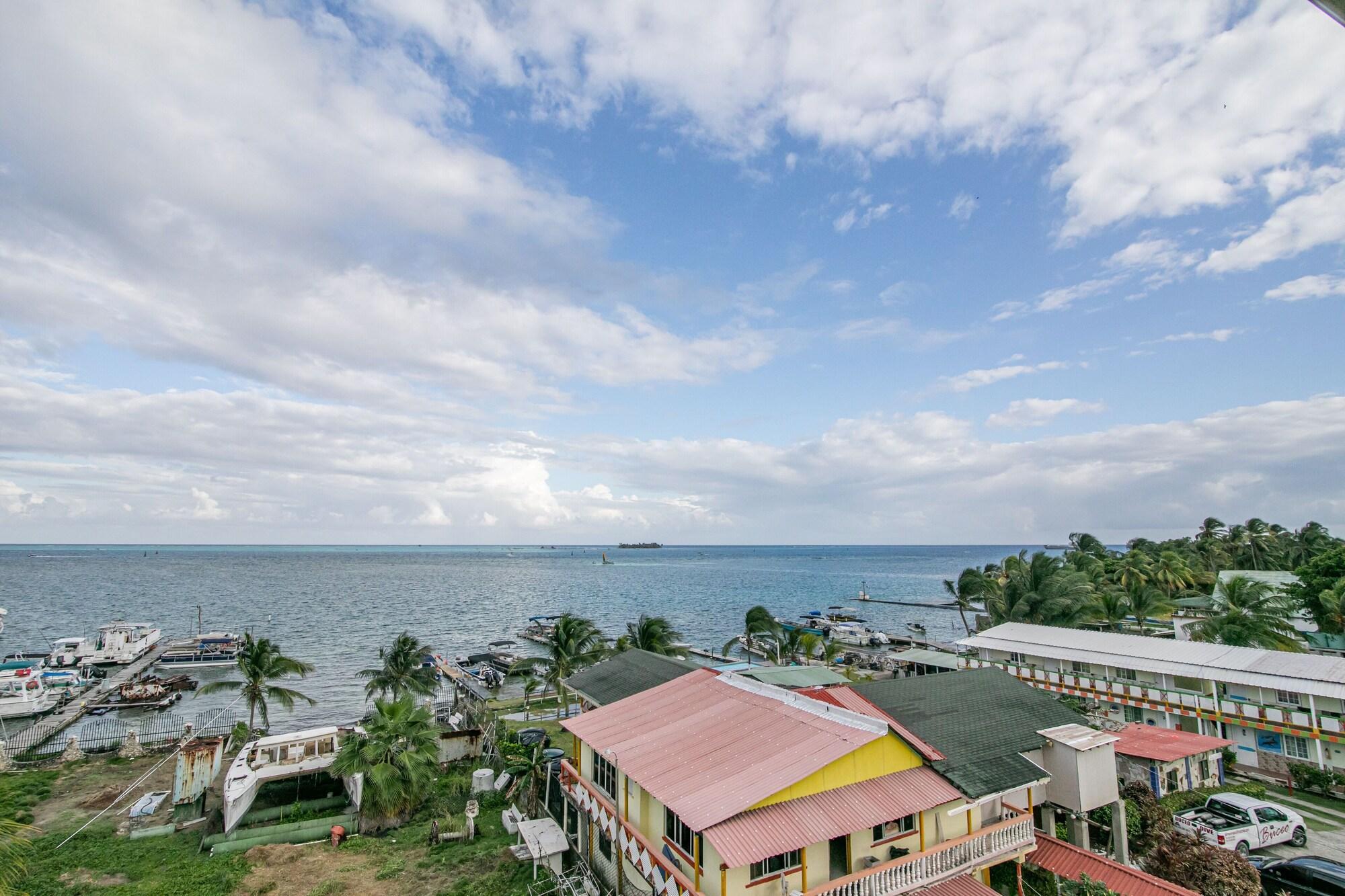 Vista Exterior Caribbean Coral