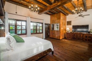 Alojamiento - Suite Leonardo, luxury and comfort close to the malecon. Breakfast included