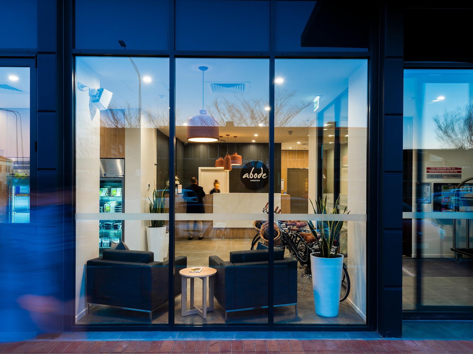 Vista Exterior Abode Kingston