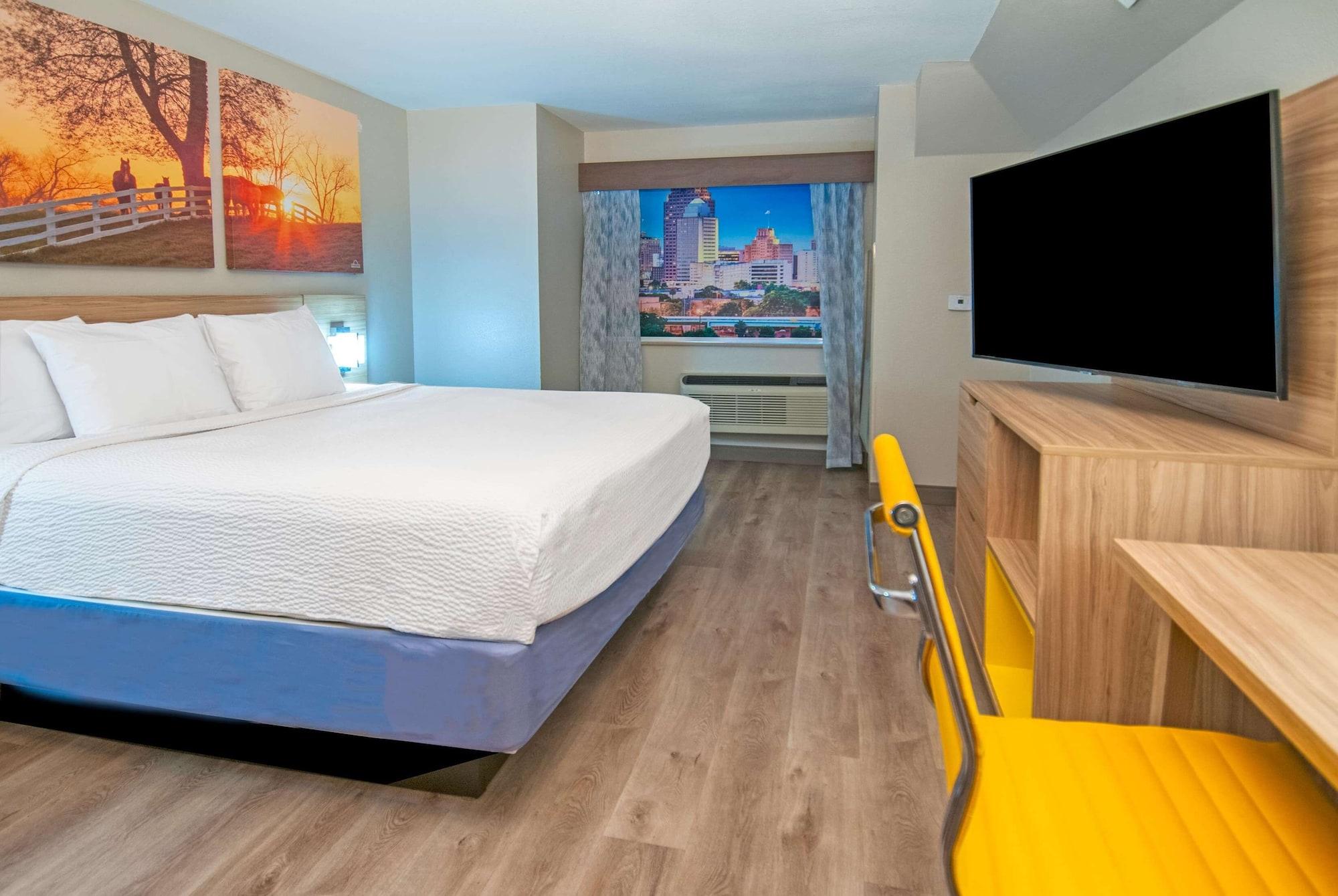 Habitación Days Inn by Wyndham Suites San Antonio North/Stone Oak