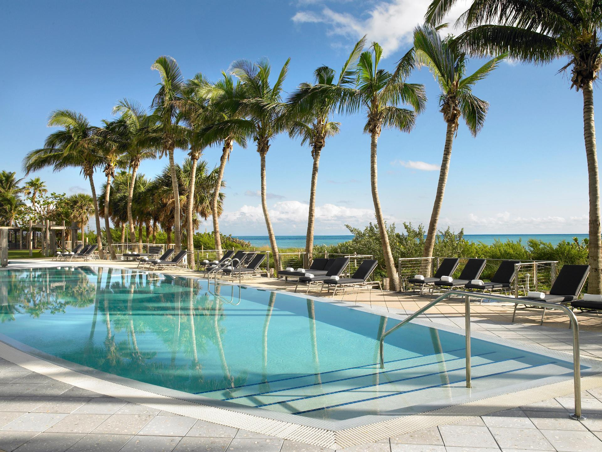 Vista Exterior Carillon Miami Wellness Resort