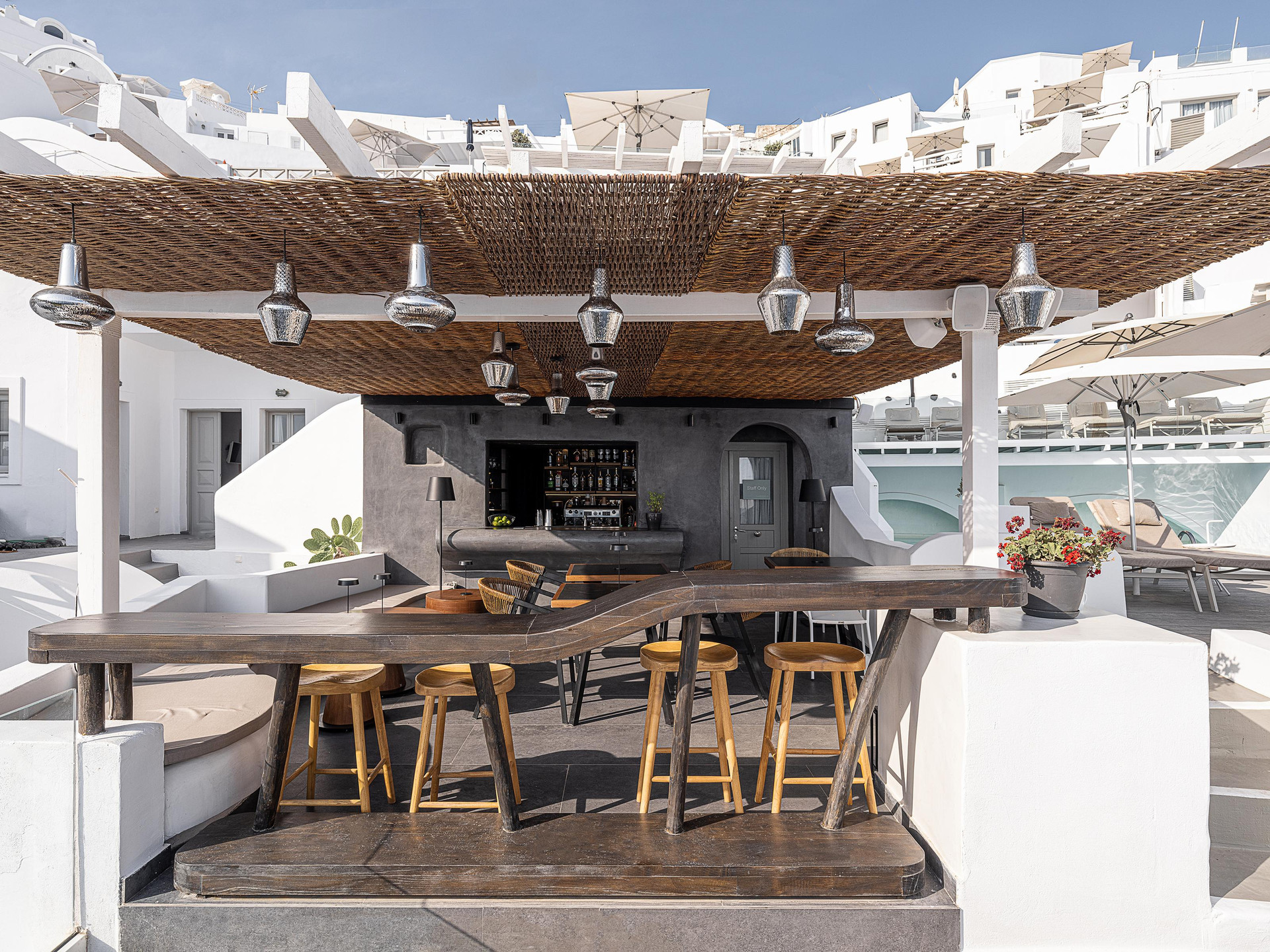 Restaurant On The Rocks Hotel