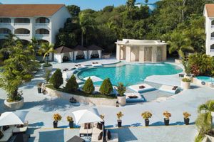 Alojamiento - Presidential Suites VIP at Lifestyle Resort & Villas — Rooms Only | Mandatory All-Inclusive Paid at Resort