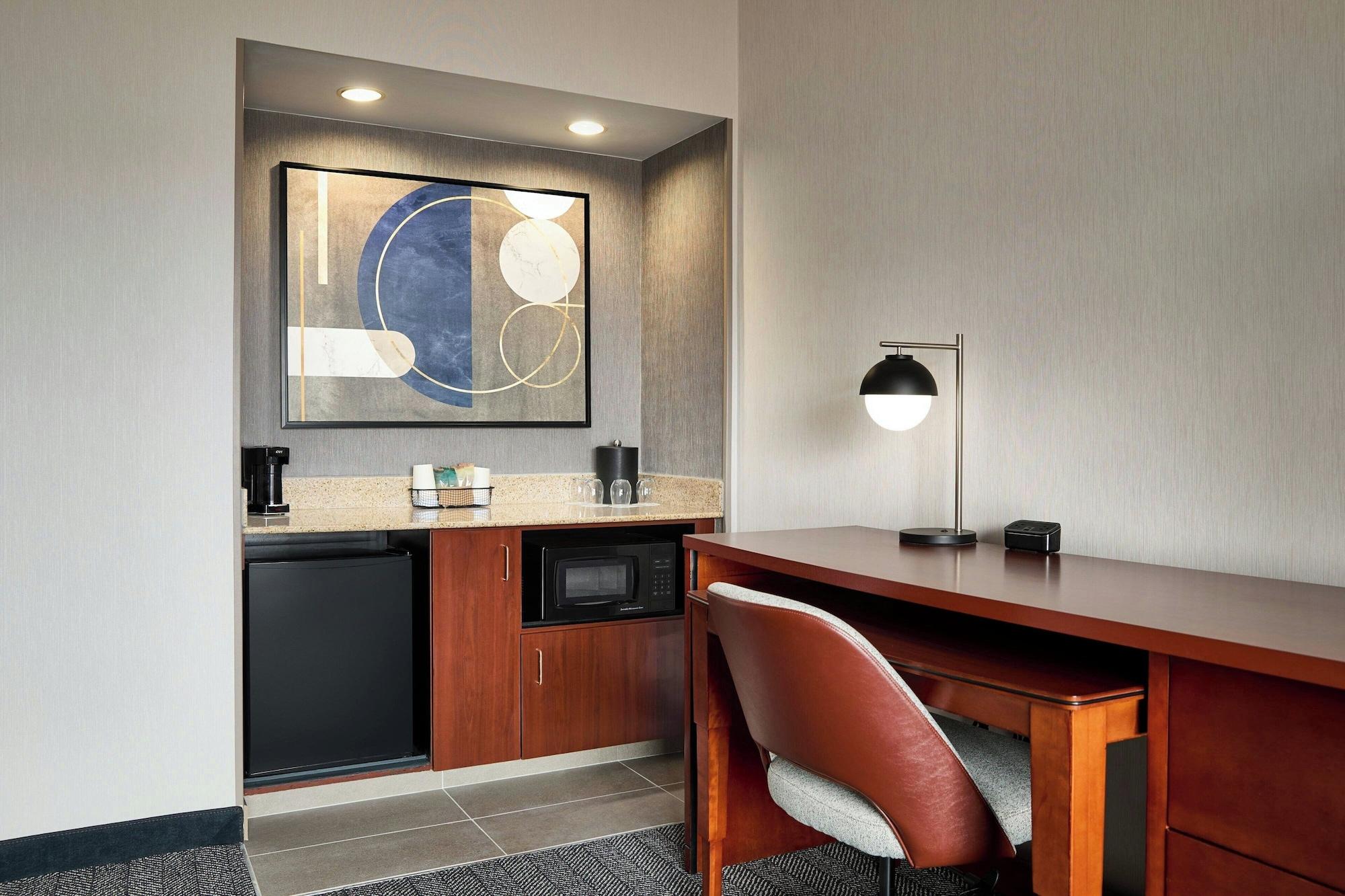 Bar/Salón Courtyard by Marriott St Louis Creve Coeur