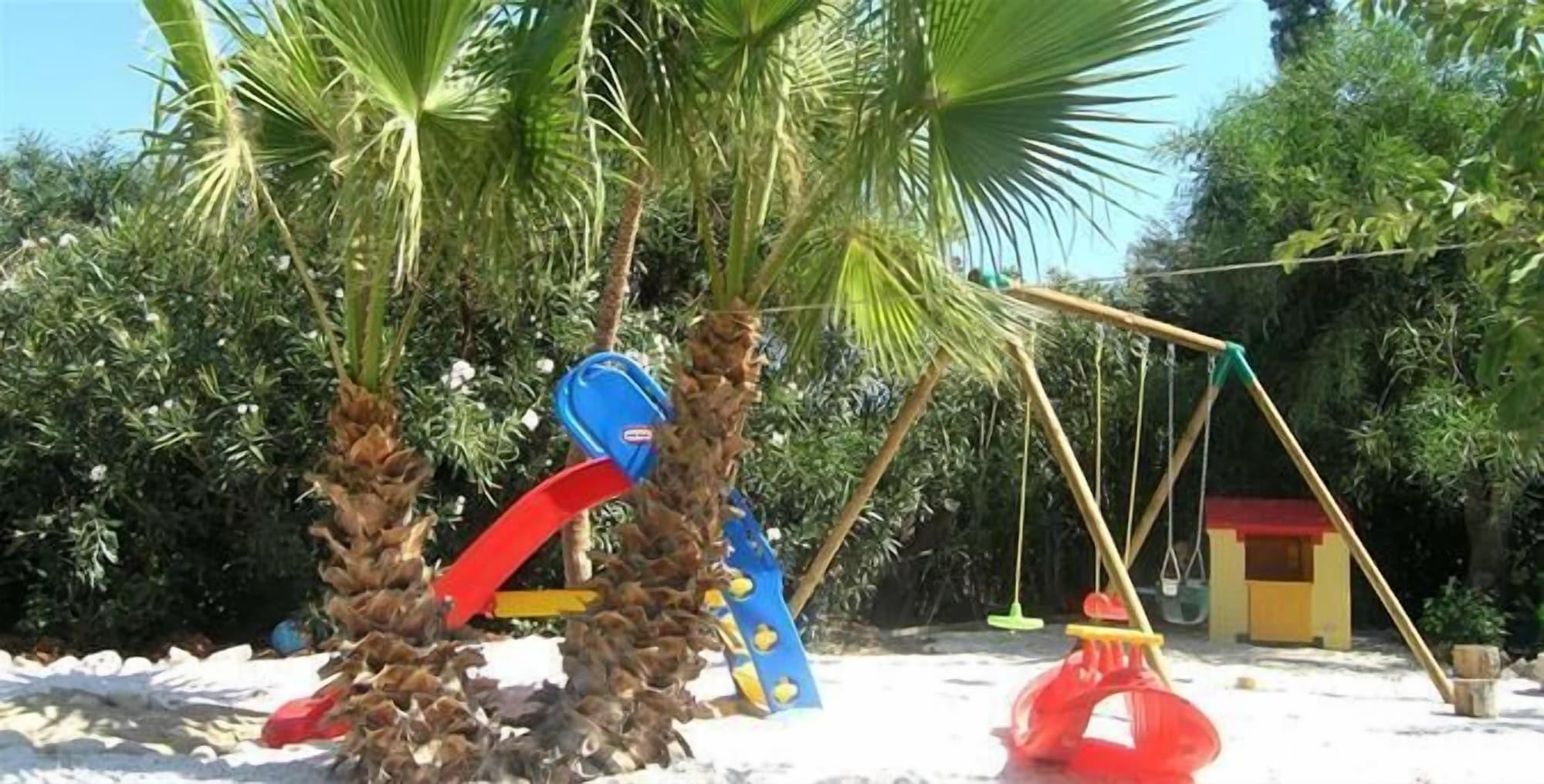 Instalaciones Recreativas Emerald