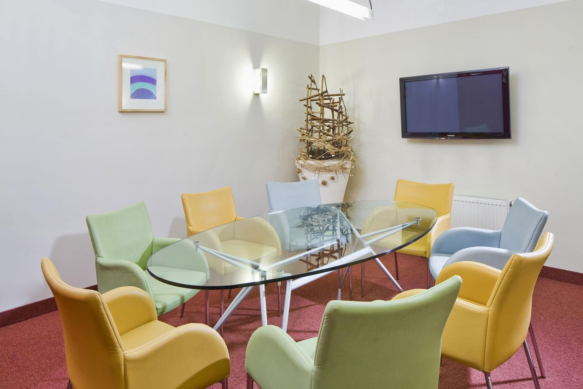 Sala de Reuniones Mamaison Residence Belgicka