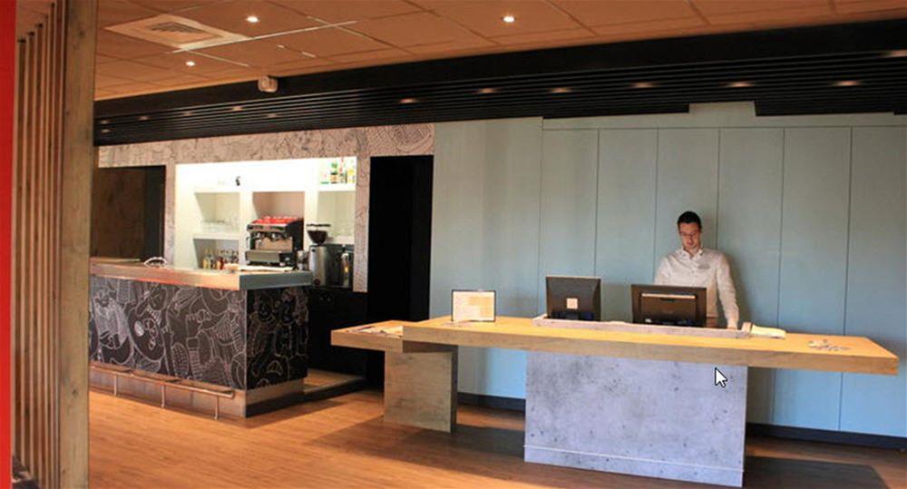 Vista Lobby ibis Aurillac