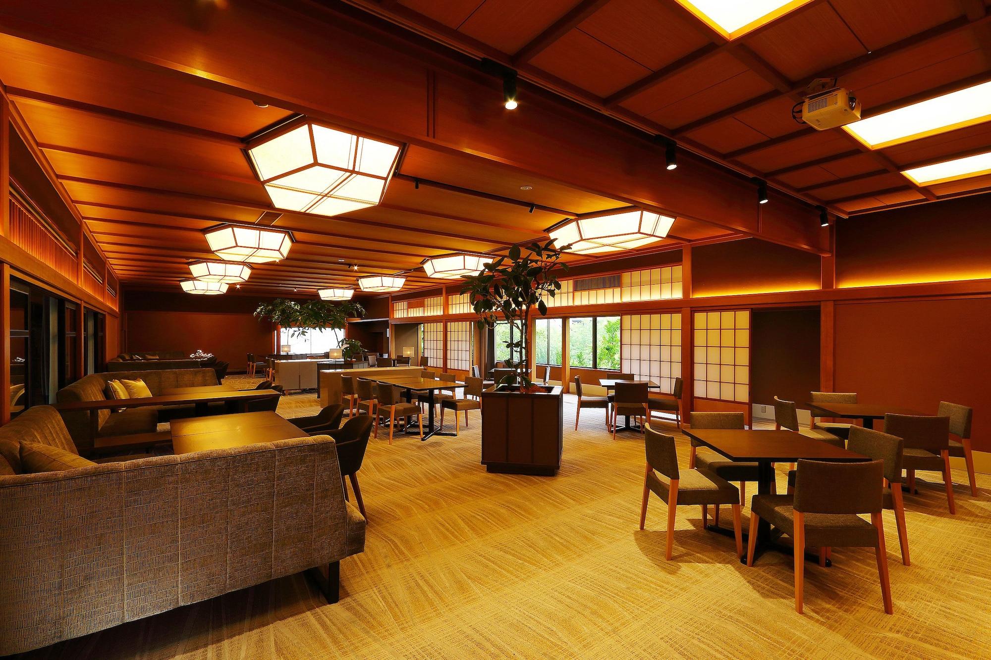 Salón de Baile Nanzenji sando KIKUSUI