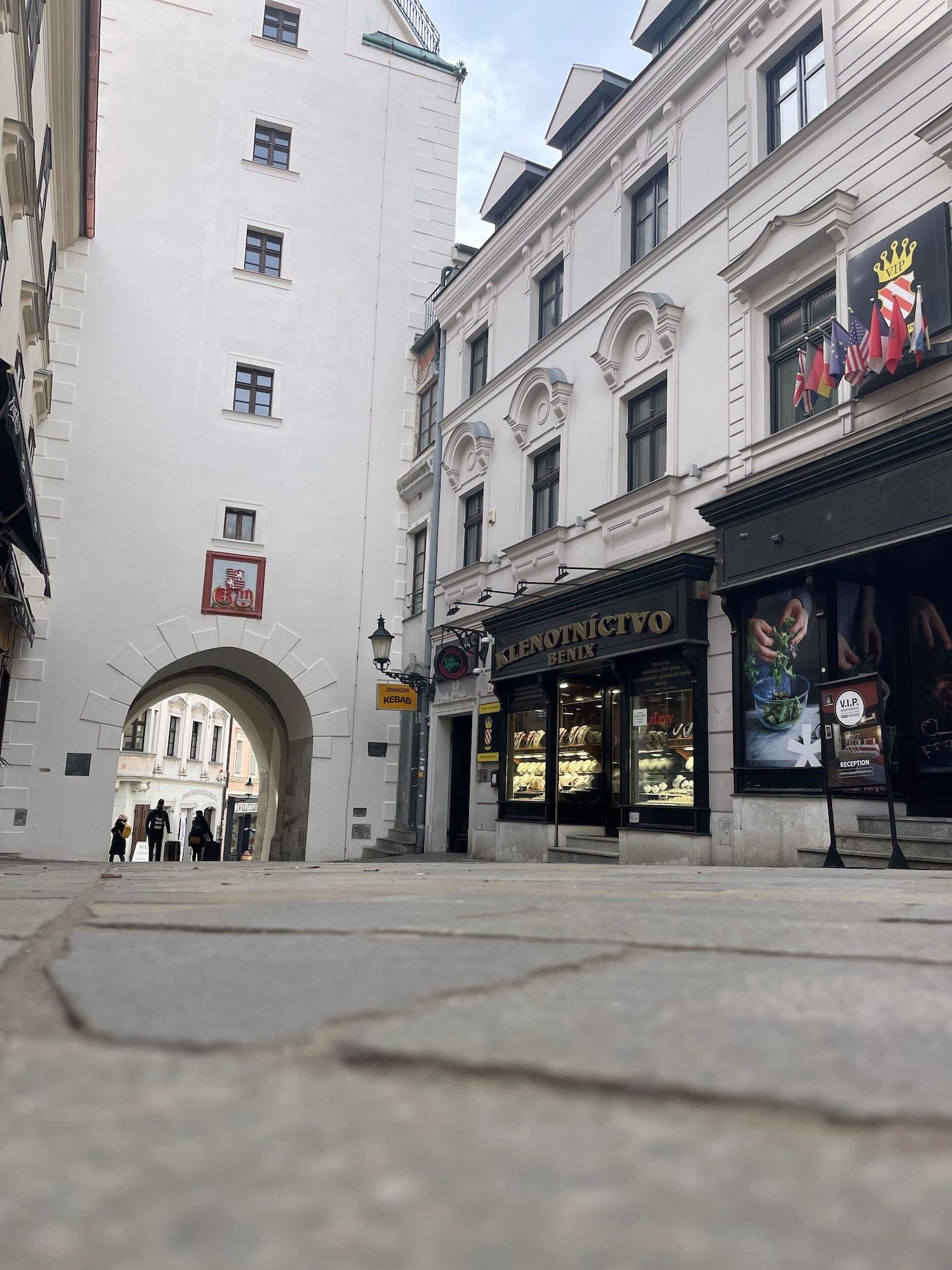 Vista Exterior VIP Apartments