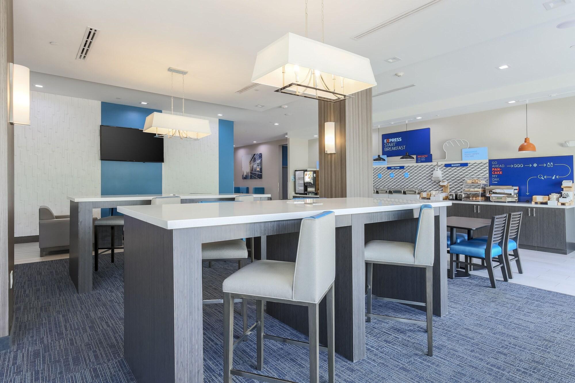 Restaurant Holiday Inn Express & Suites Houston - Hobby Airport Area by IHG