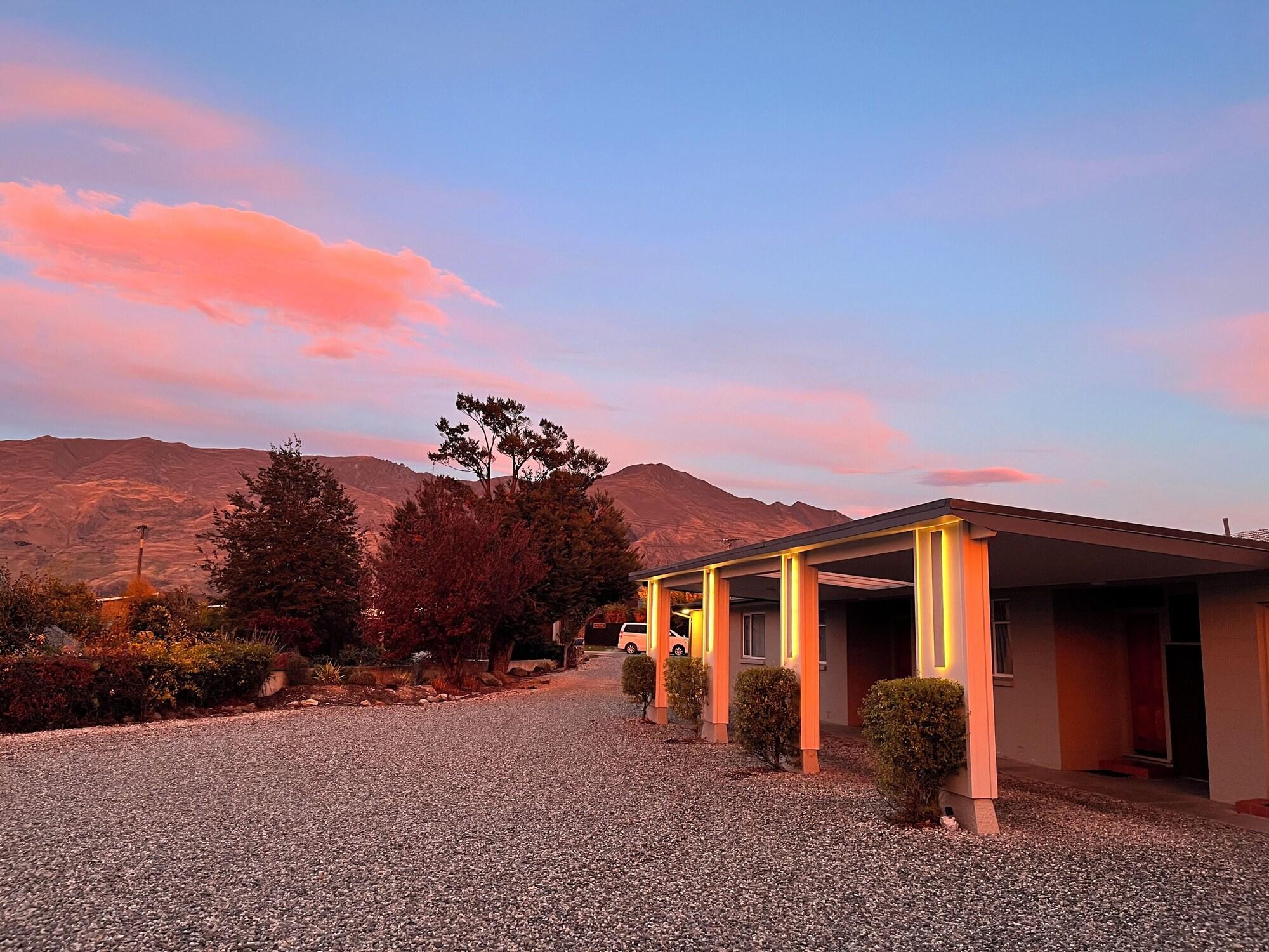 Varios Manuka Crescent Motel