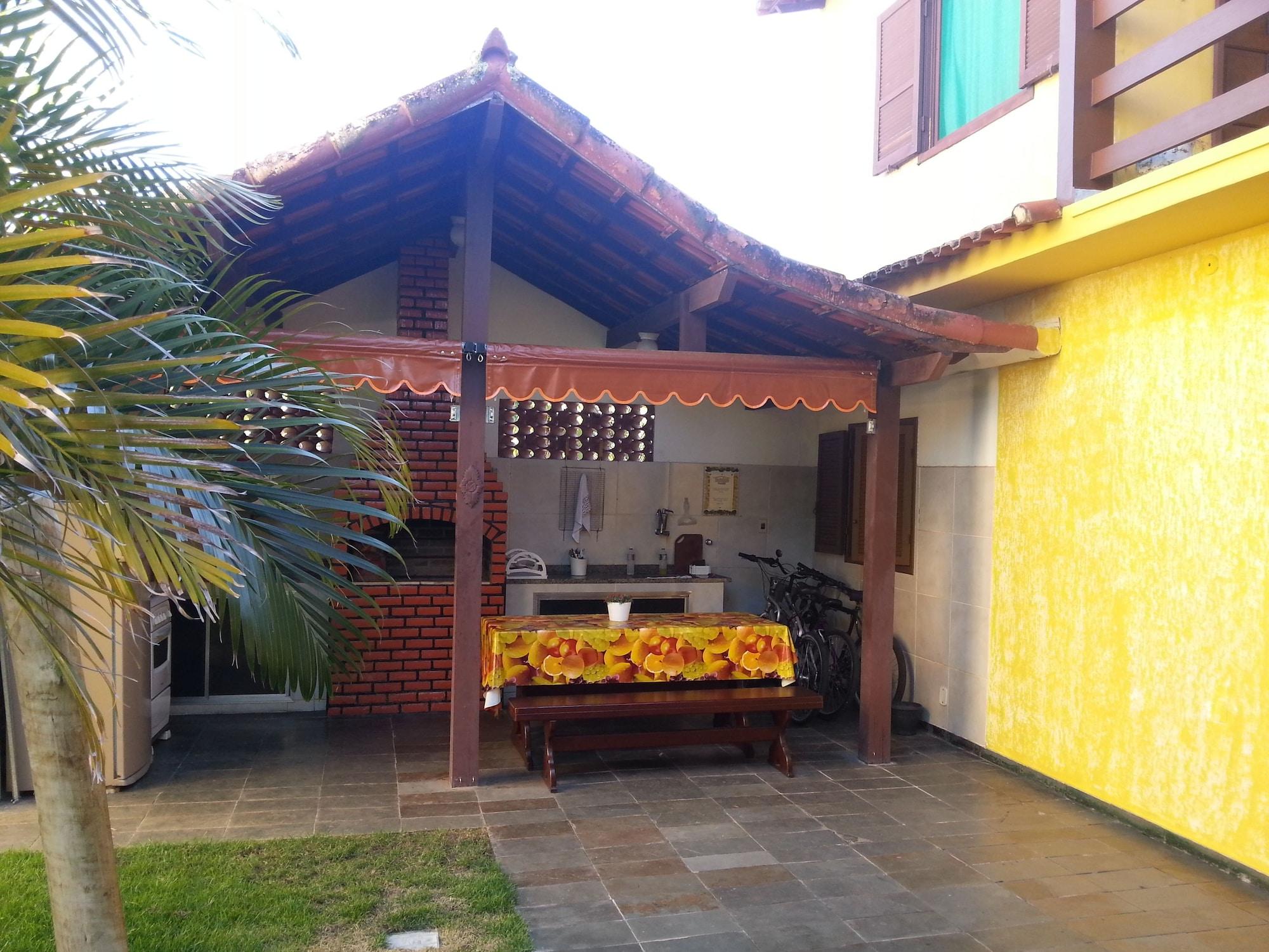 Bar/Salón Itaúna Hostel