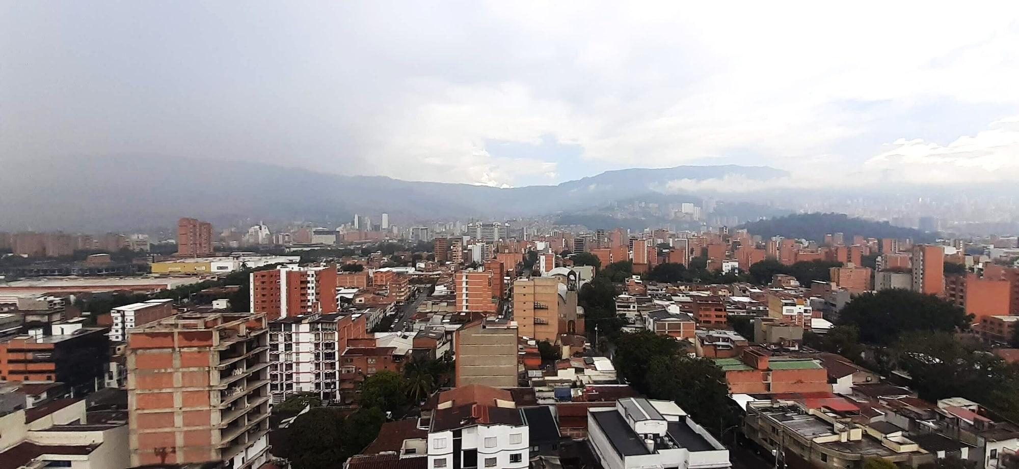 Vista Exterior Penthouse Rooftop  Gem in the Laureles