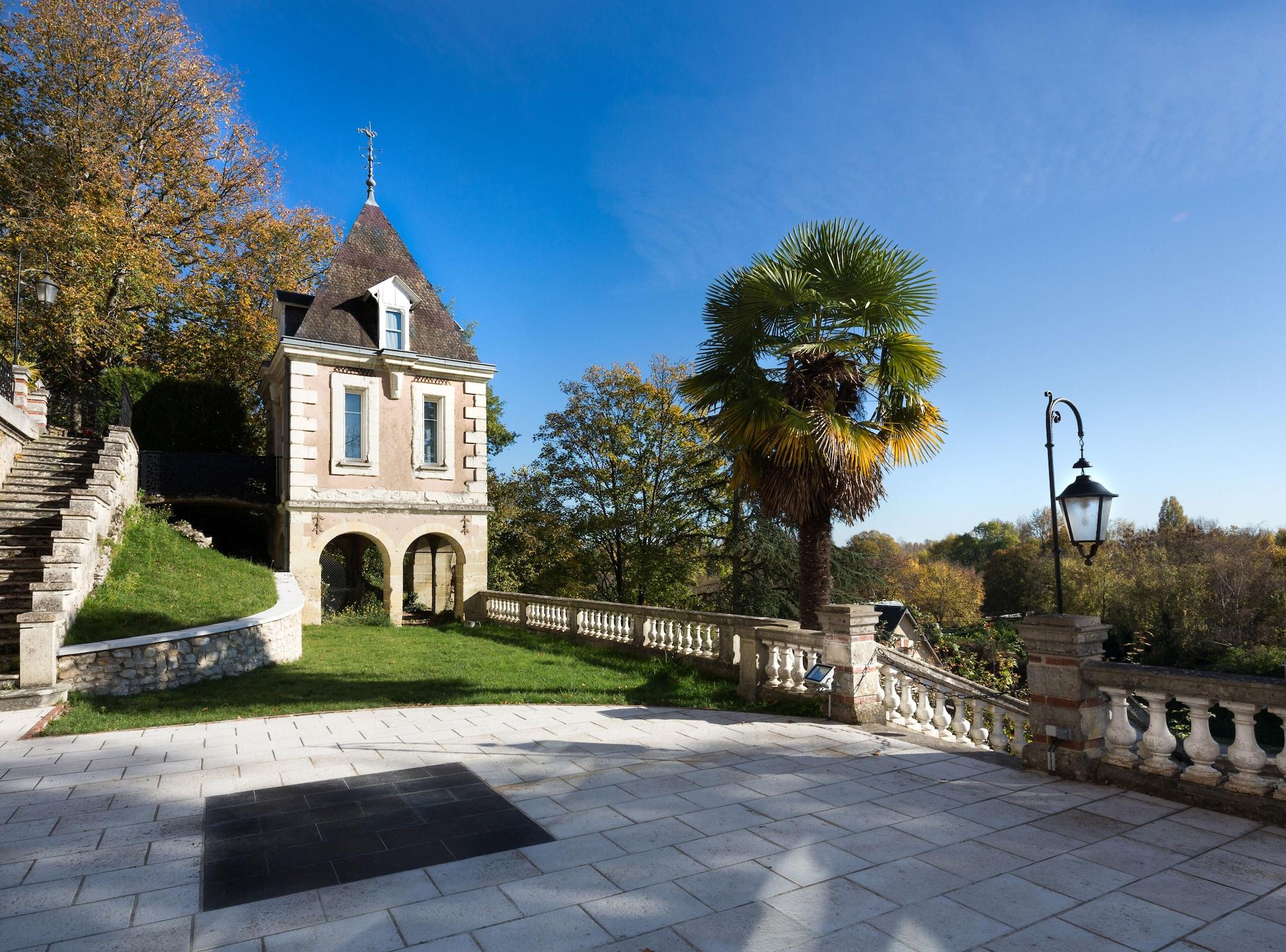 Vista Exterior Art Hôtel Rochecorbon