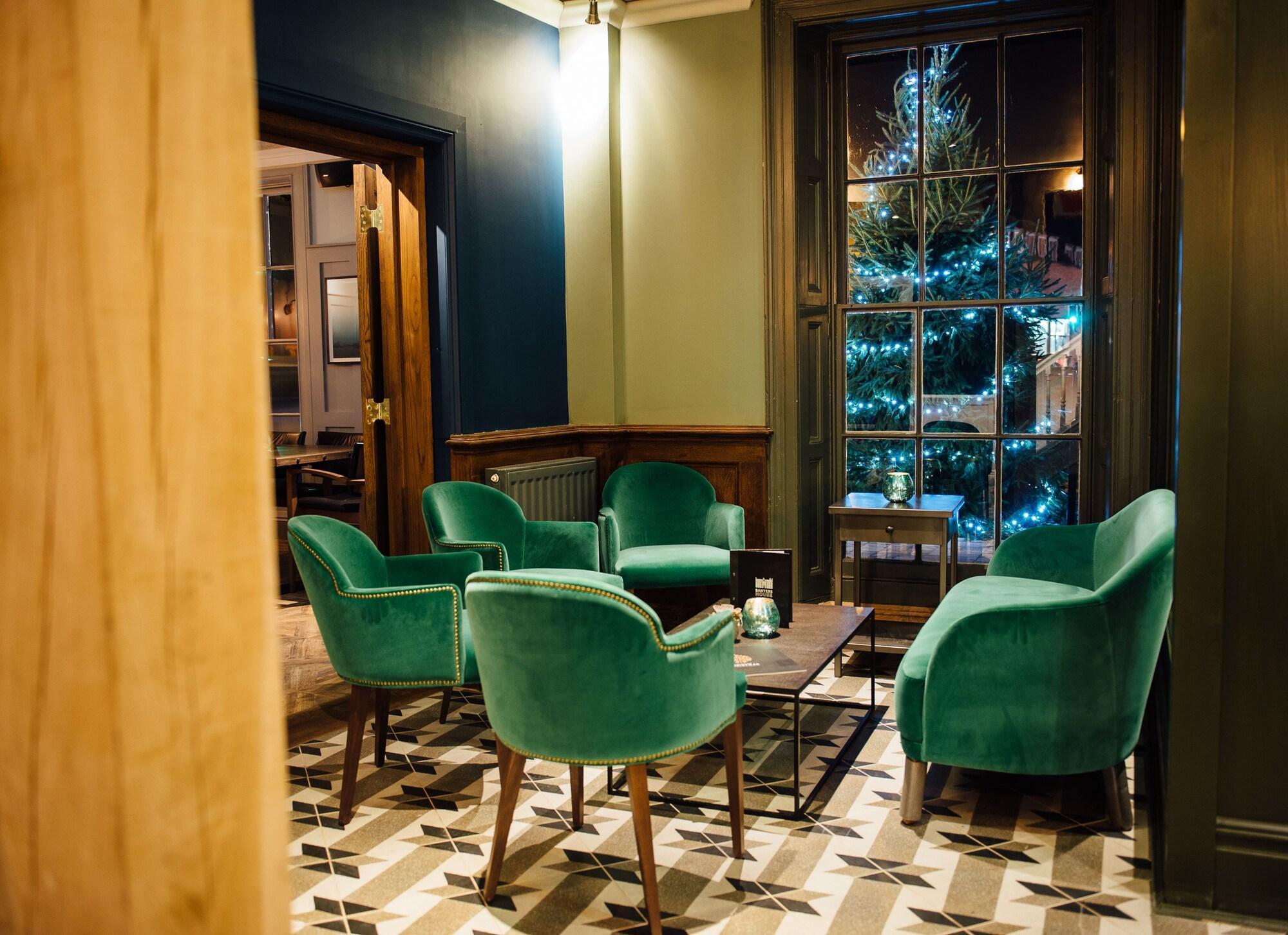 Vista Lobby The Chalk Hare, Royston, Hertfordshire - Acorn Pubs