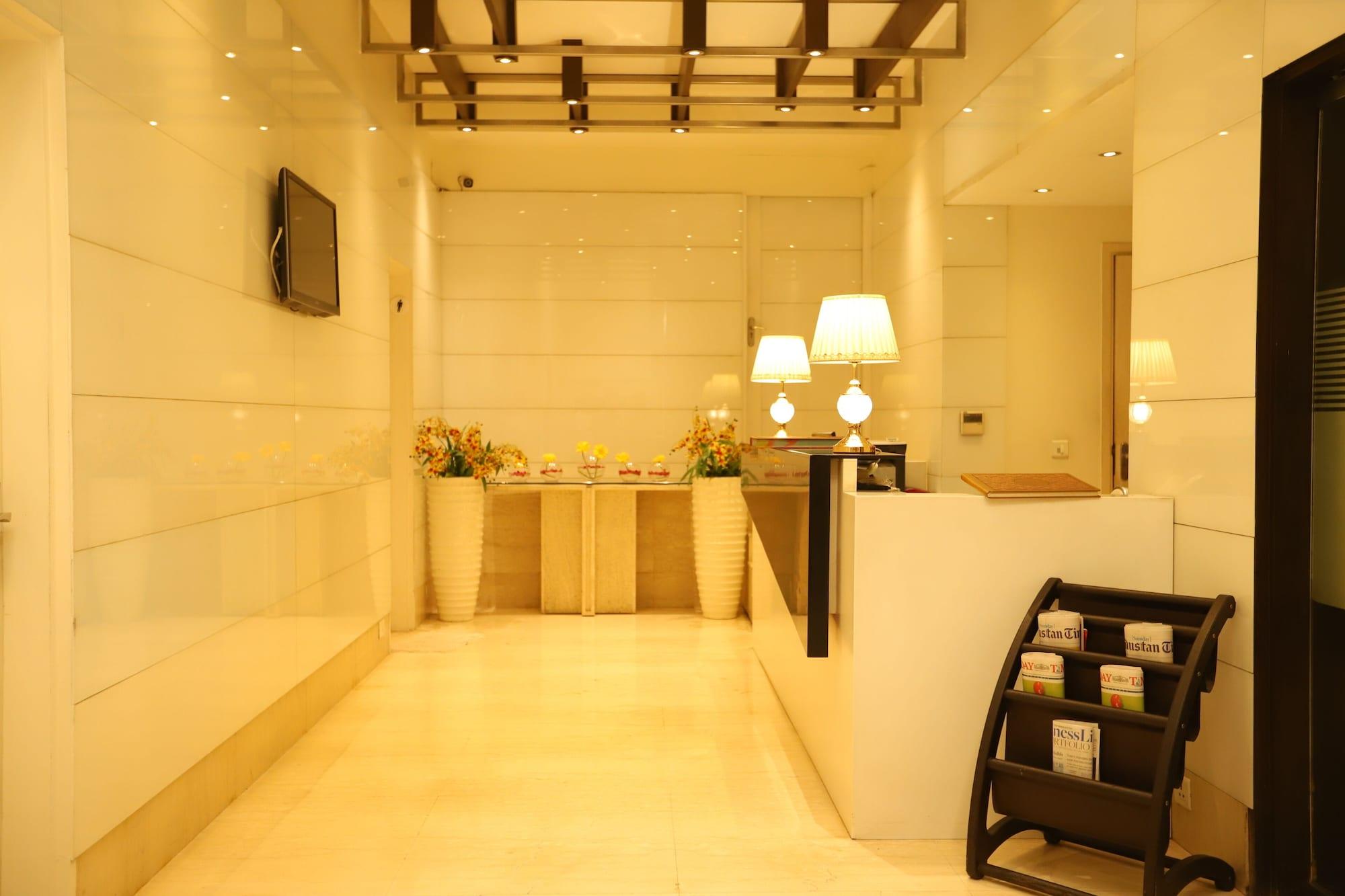 Vista Lobby Hotel Amrapali Grand