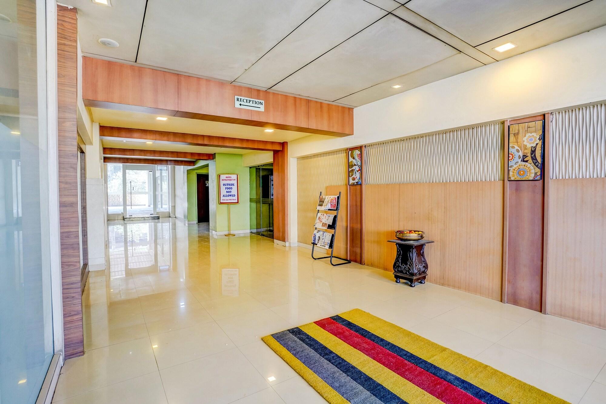 Vista Lobby FabHotel Devanshi Inn