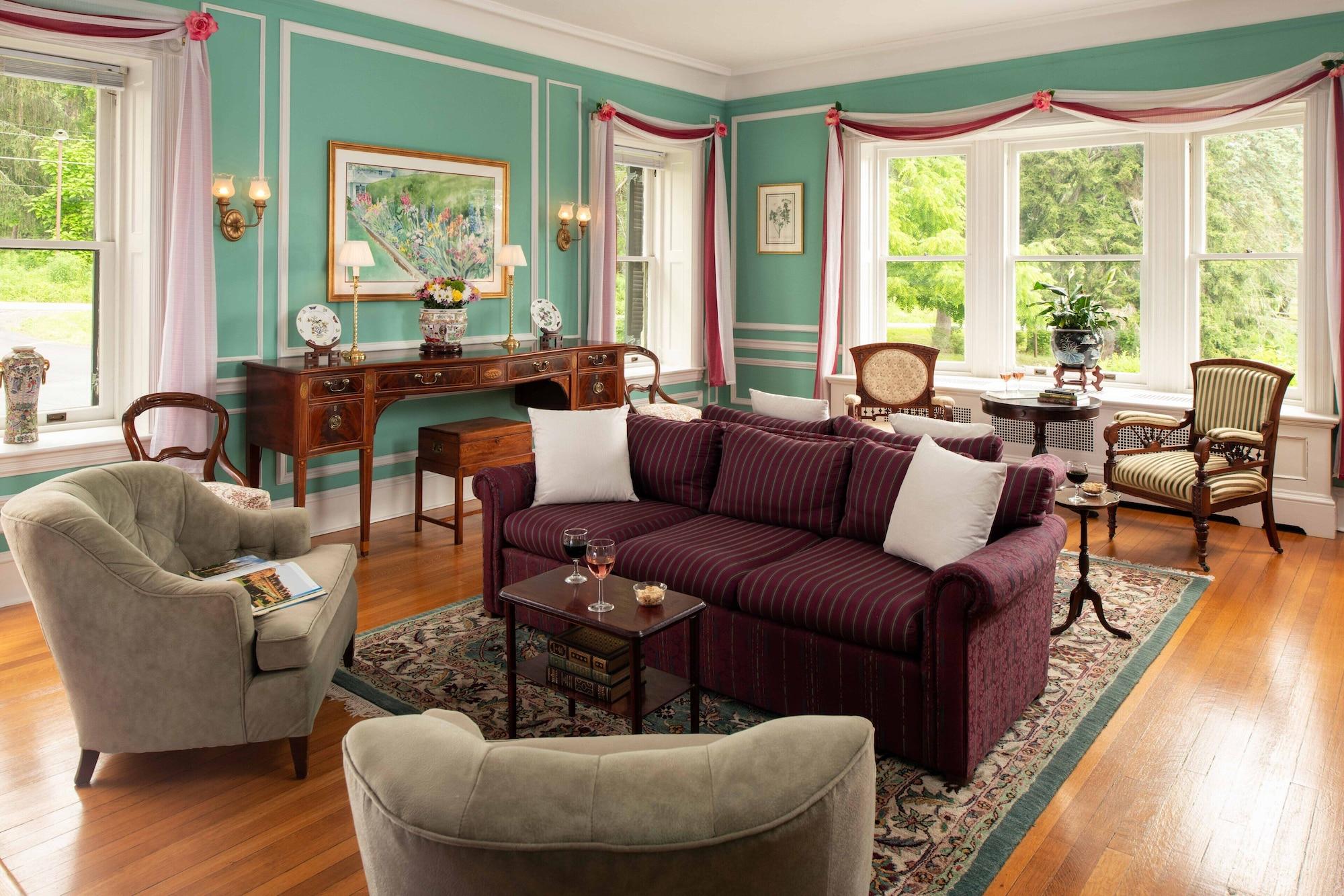 Vista Lobby Idlwilde Inn