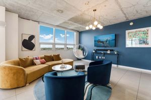 Alquiler Vacacional - Miami Vice, Chic, Pool and Steps to Midtown Shops