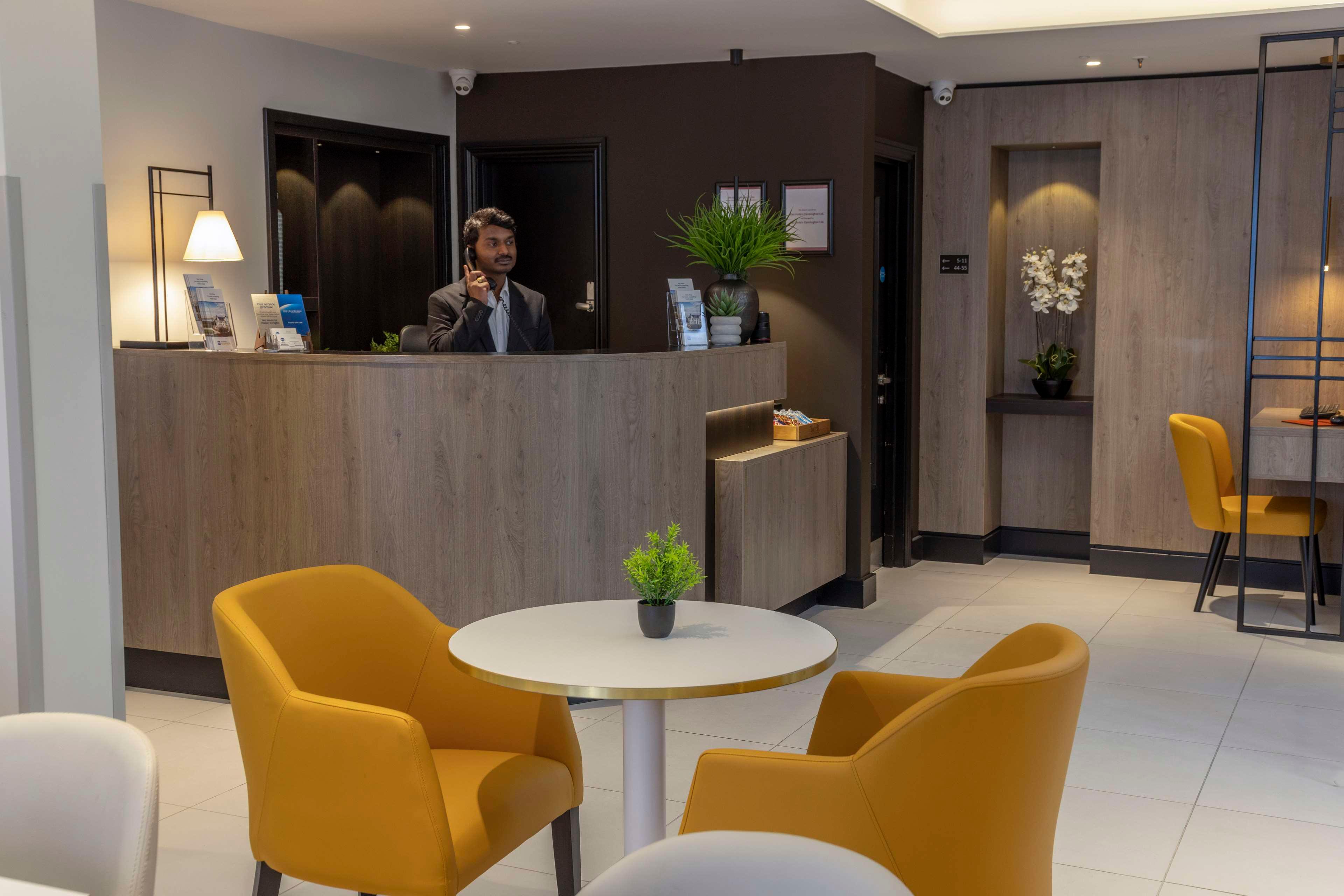 Vista Lobby Four Points Flex by Sheraton London Kensington Olympia