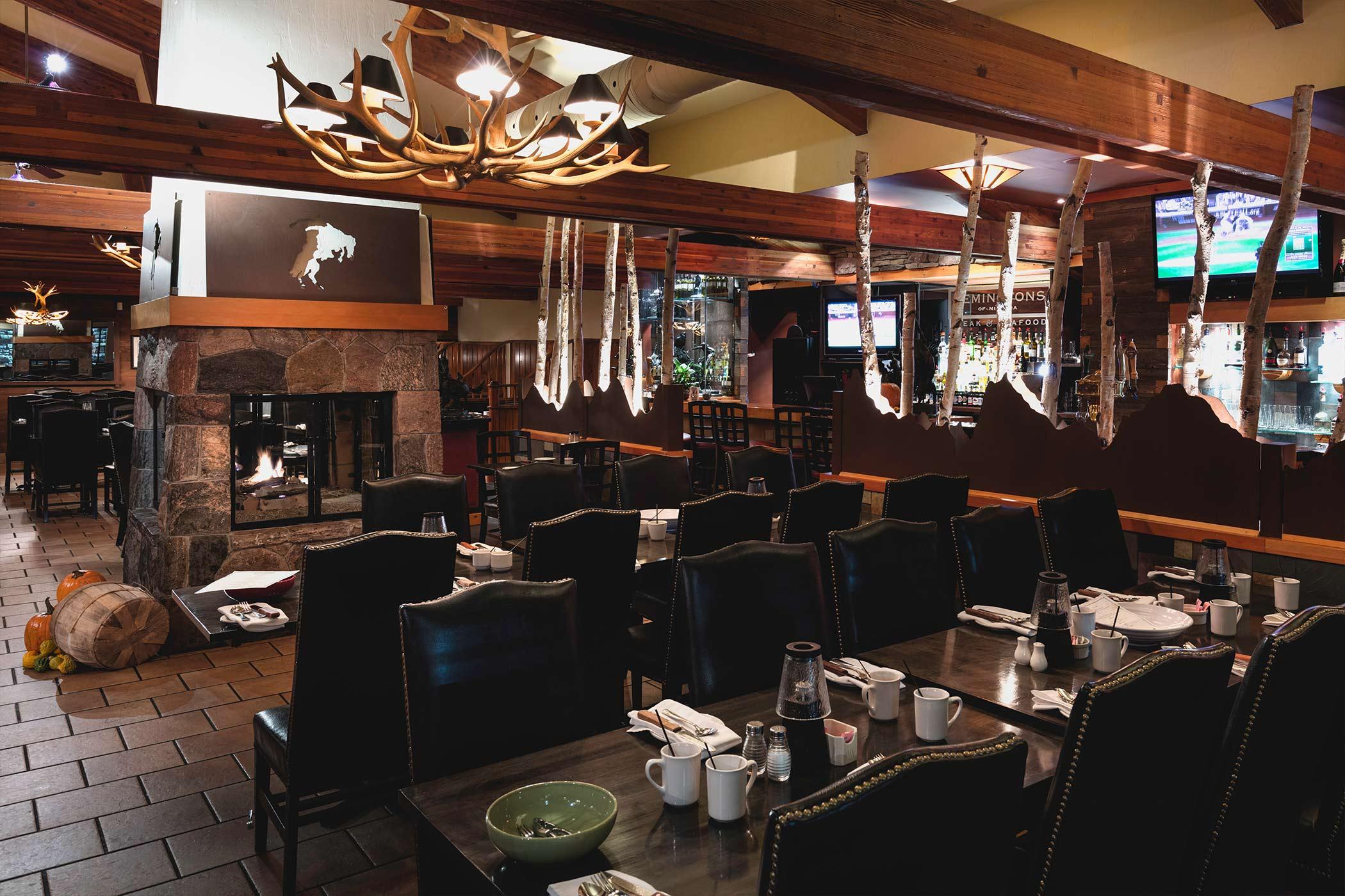 Restaurant Oakes Hotel Overlooking the Falls