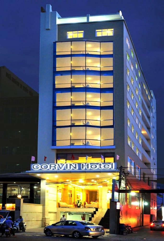 Vista Exterior Corvin Hotel