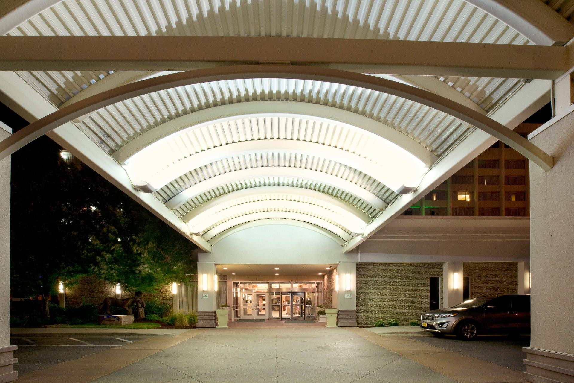 Vista Exterior Holiday Inn Sioux Falls-City Centre by IHG