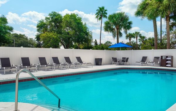 Fairfield Inn & Suites Orlando Lake Buena Vista - Hoteles en Disney Area de Orlando
