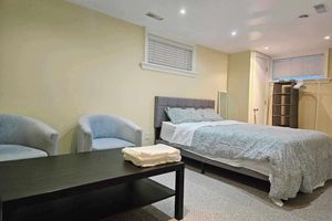 Alojamiento - Comfortable Bedroom in central Yonge and Sheppard and North York Centre