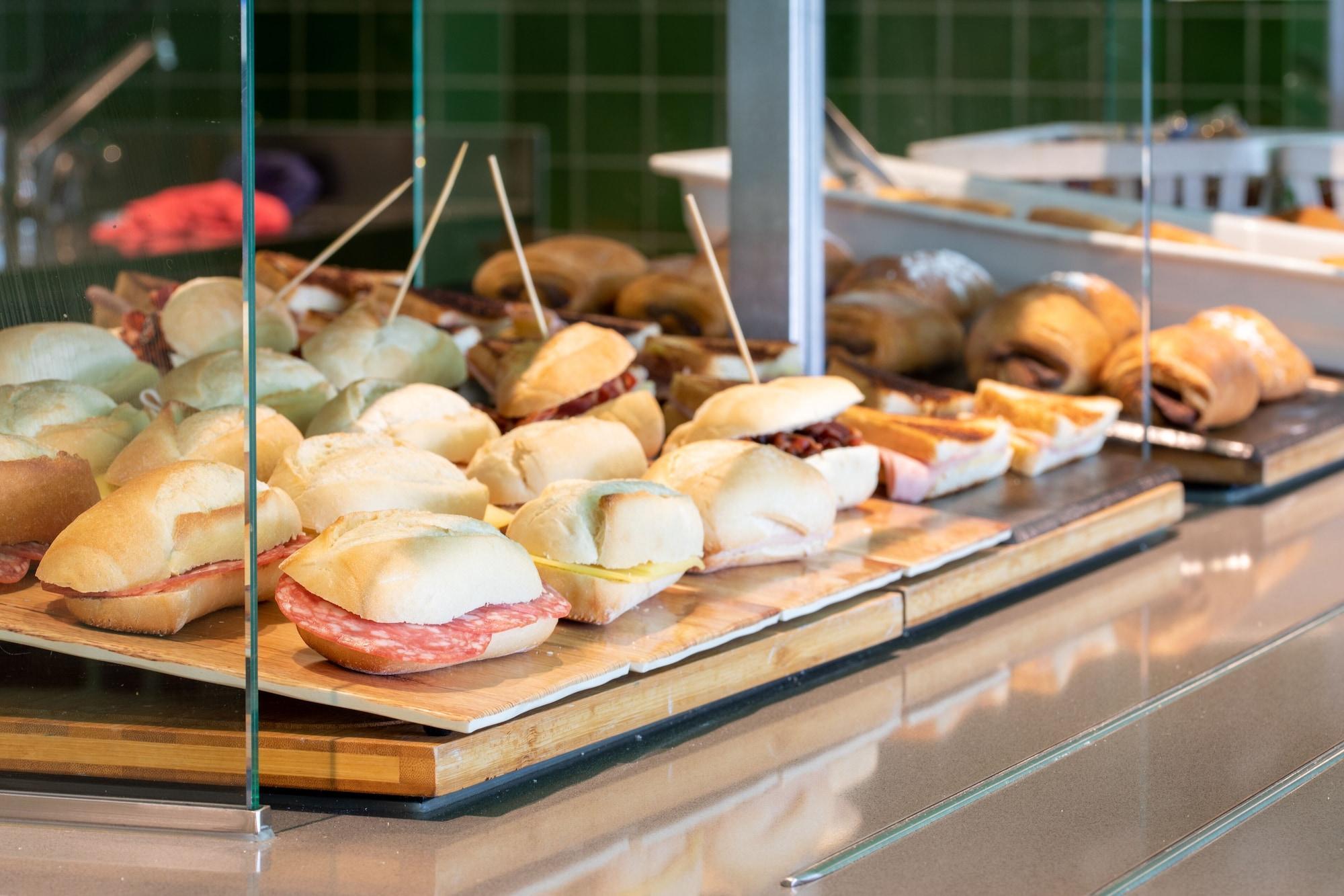 Restaurant Residencia Universitaria San MamÃs