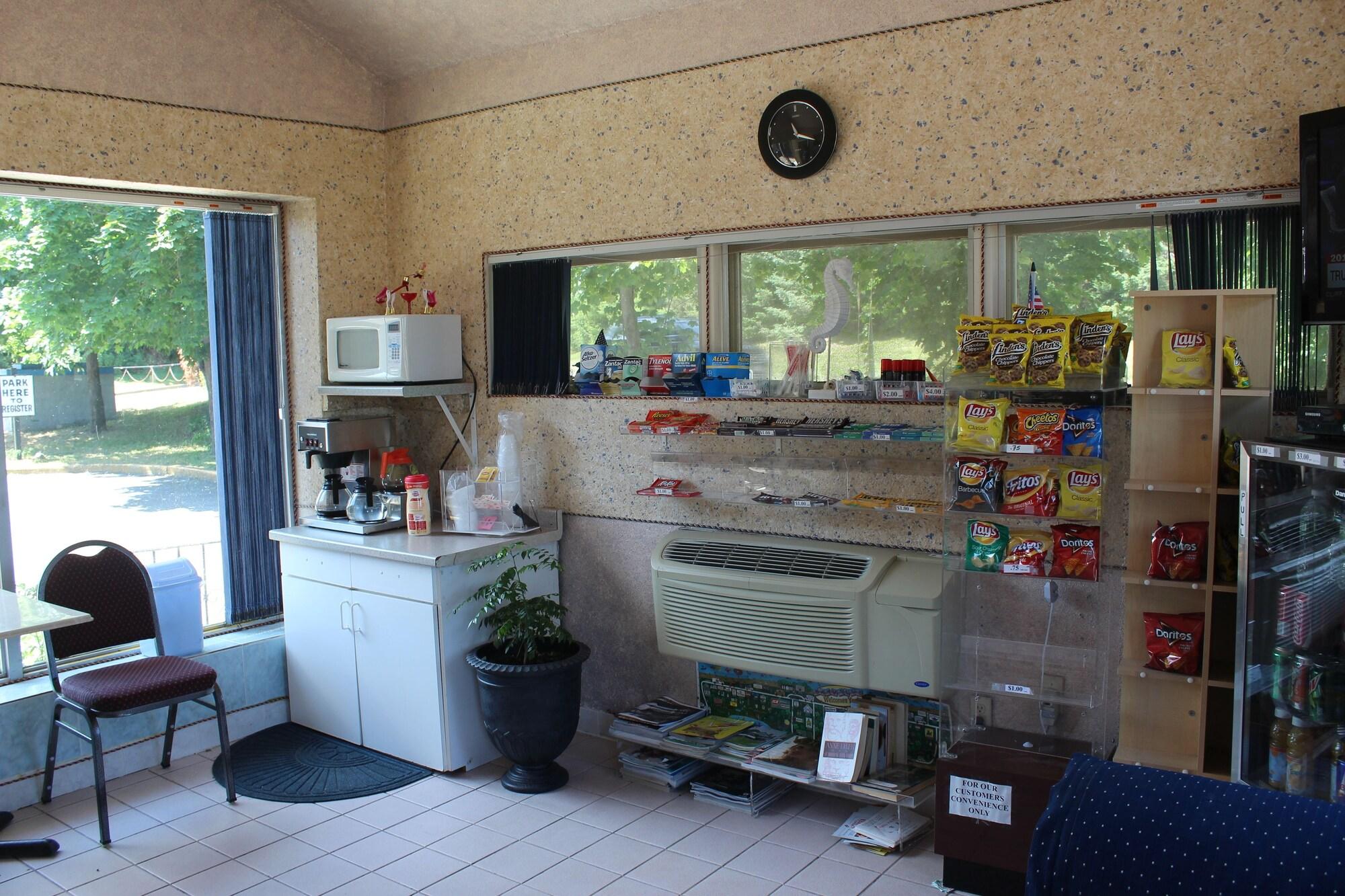 Bar/Salón Tides Motor Inn at Stehli Beach