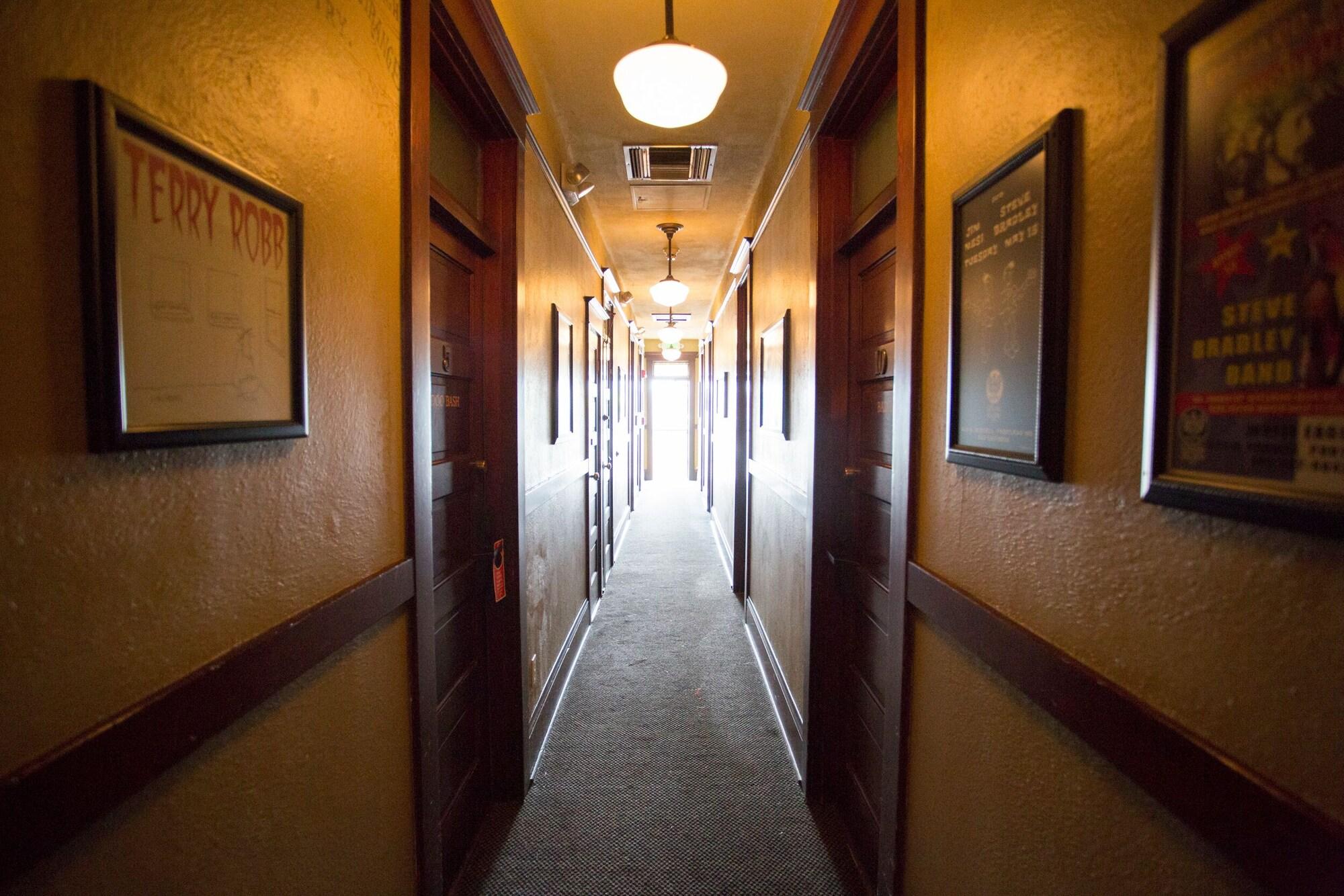 Vista Lobby McMenamins White Eagle