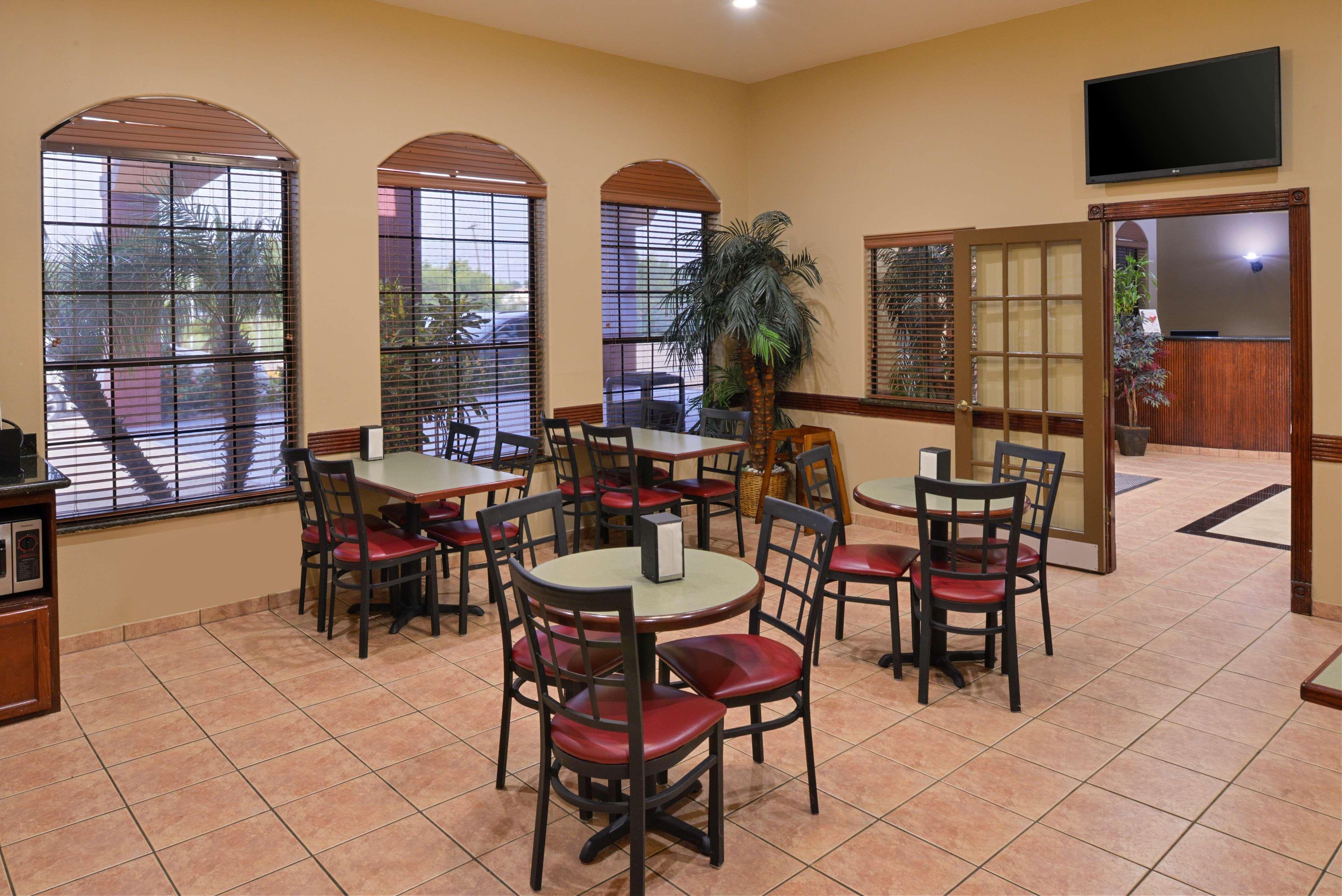Restaurant Americas Best Value Inn & Suites San Benito