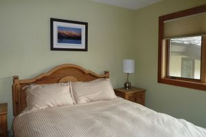 Alquiler Vacacional - Beautifully Renovated 2 BR 2 Bath Light Filled JHMR View Condo