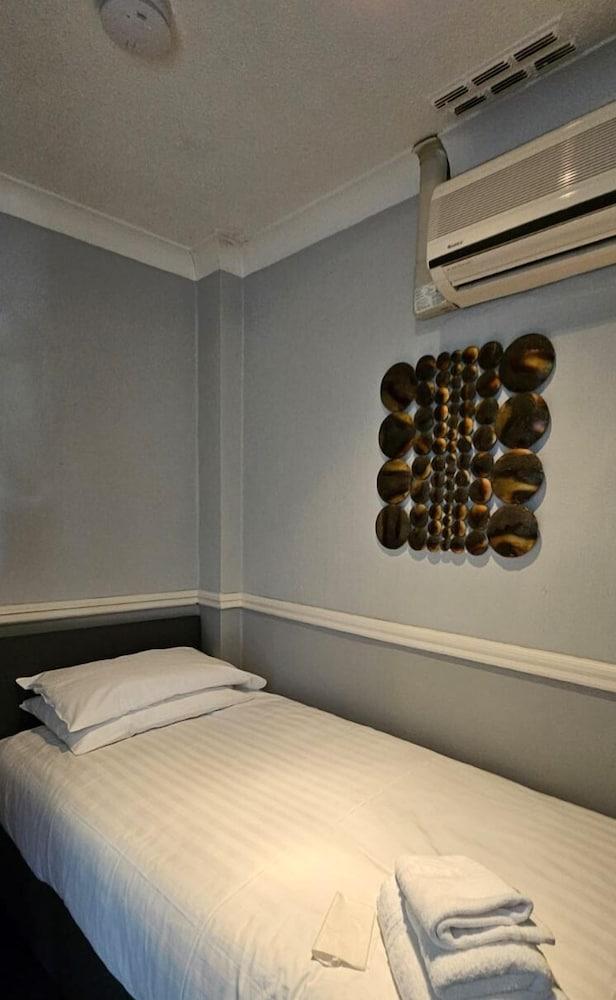 Habitación JUST ROOMS