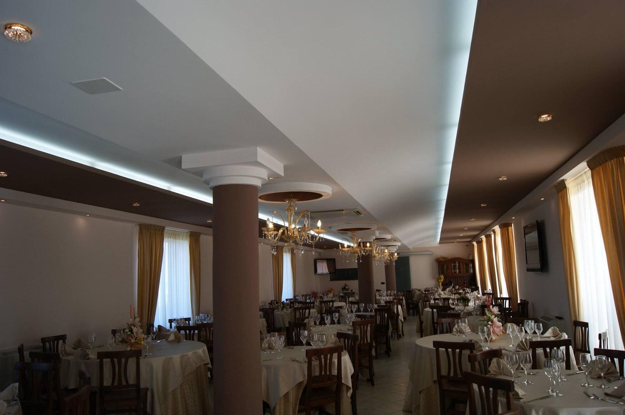 Restaurant hotel parrilla