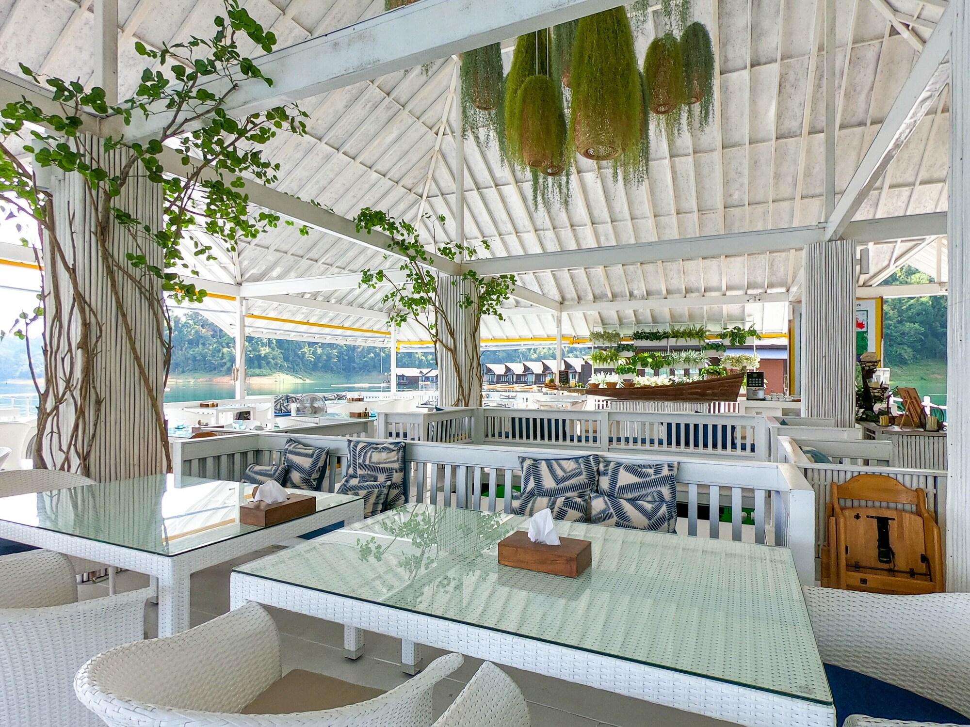 Restaurant 500 Rai Khao Sok Floating Resort