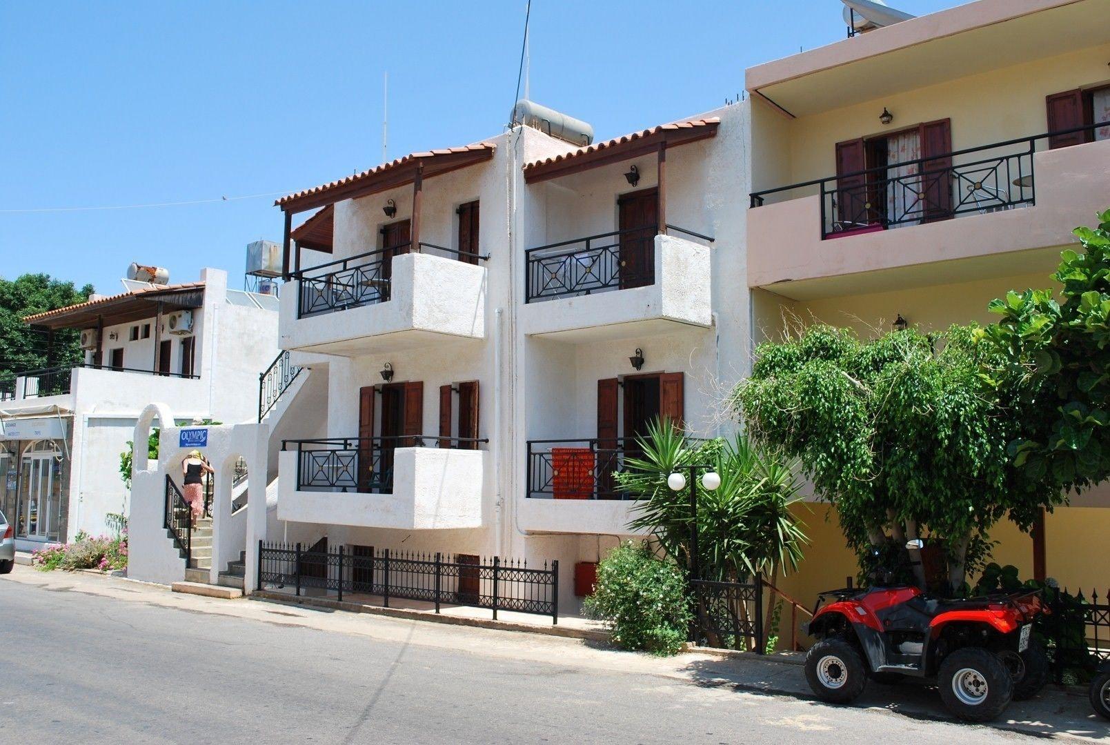 Vista Exterior Koula Apartments