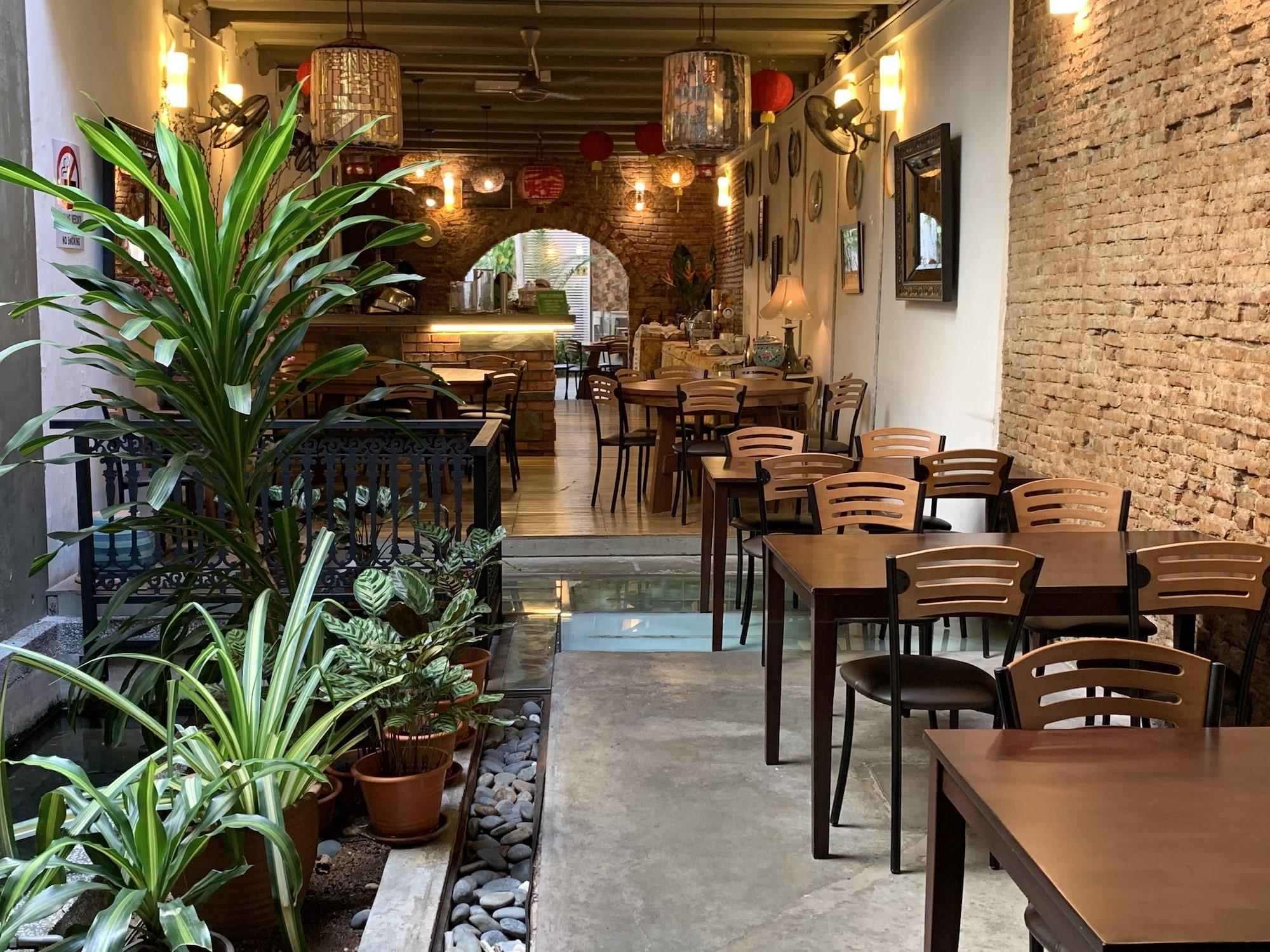 Restaurant Courtyard @ Heeren Boutique Hotel