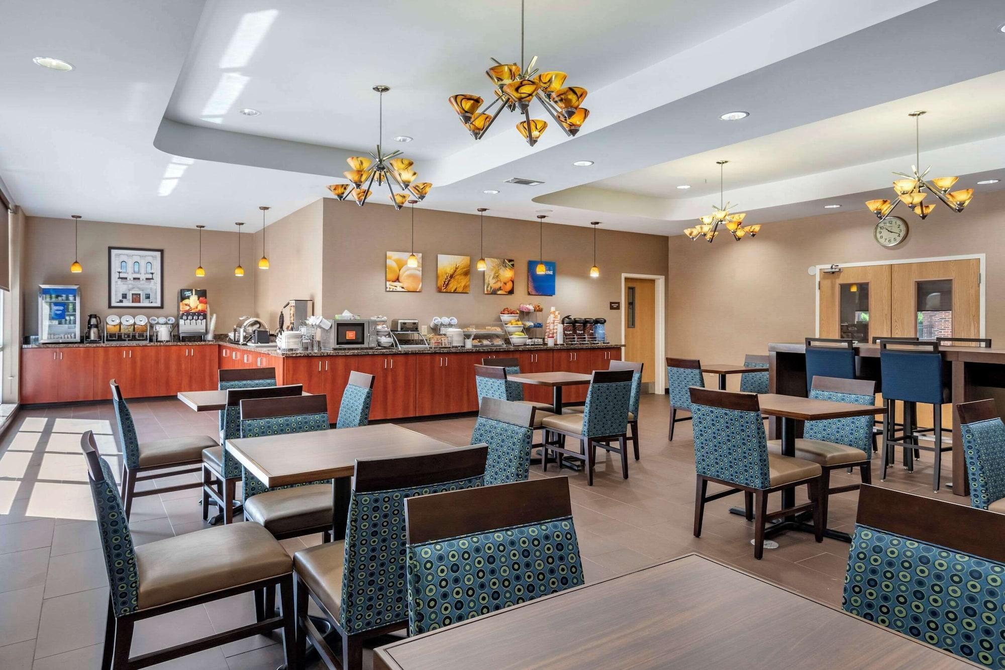 Restaurant Comfort Suites Airport